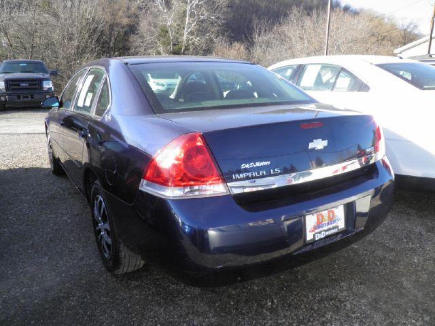 2007 BLUE Chevrolet Impala LS (2G1WB55K879) with an 3.5L V6 engine, AT transmission, located at 19521 New George's Creek Rd SW, Barton, MD, 21521, (301) 463-2404, 39.524323, -79.017906 - Photo#4