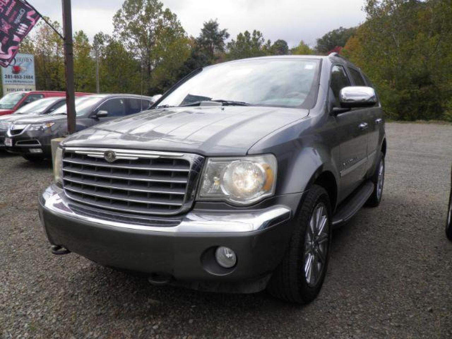 2007 GRAY Chrysler Aspen Limited 4WD (1A8HW58297F) with an 5.7 V8 engine, AT transmission, located at 19521 New George's Creek Rd SW, Barton, MD, 21521, (301) 463-2404, 39.524323, -79.017906 - Photo#0