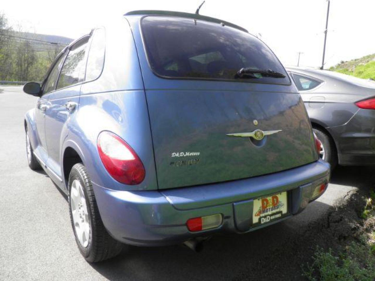 2007 BLUE Chrysler PT Cruiser Touring Edition (3A4FY58BX7T) with an 2.4L L4 engine, located at 15520 McMullen Hwy SW, Belair, MD, 21502, (301) 729-3700, 39.581375, -78.846451 - Photo#4