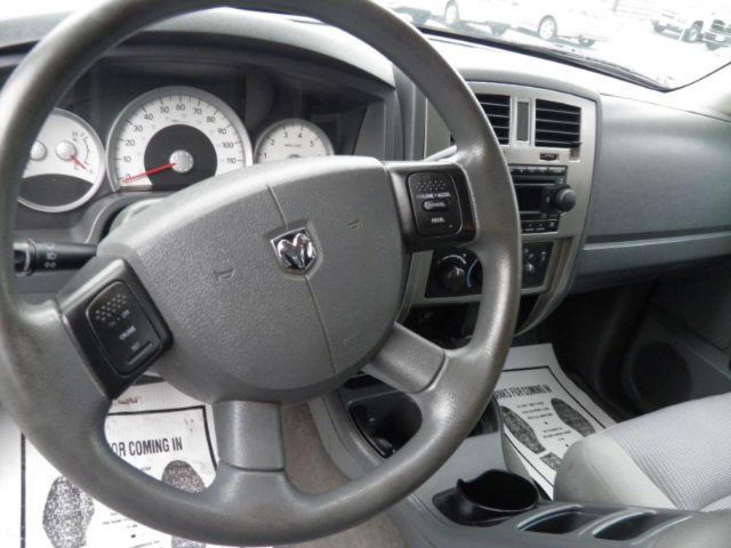 2007 GRAY DODGE DAKOTA SLT Quad Cab 4WD (1D7HW48K07S) with an 3.7L V6 engine, AT transmission, located at 15520 McMullen Hwy SW, Belair, MD, 21502, (301) 729-3700, 39.581375, -78.846451 - Photo#2