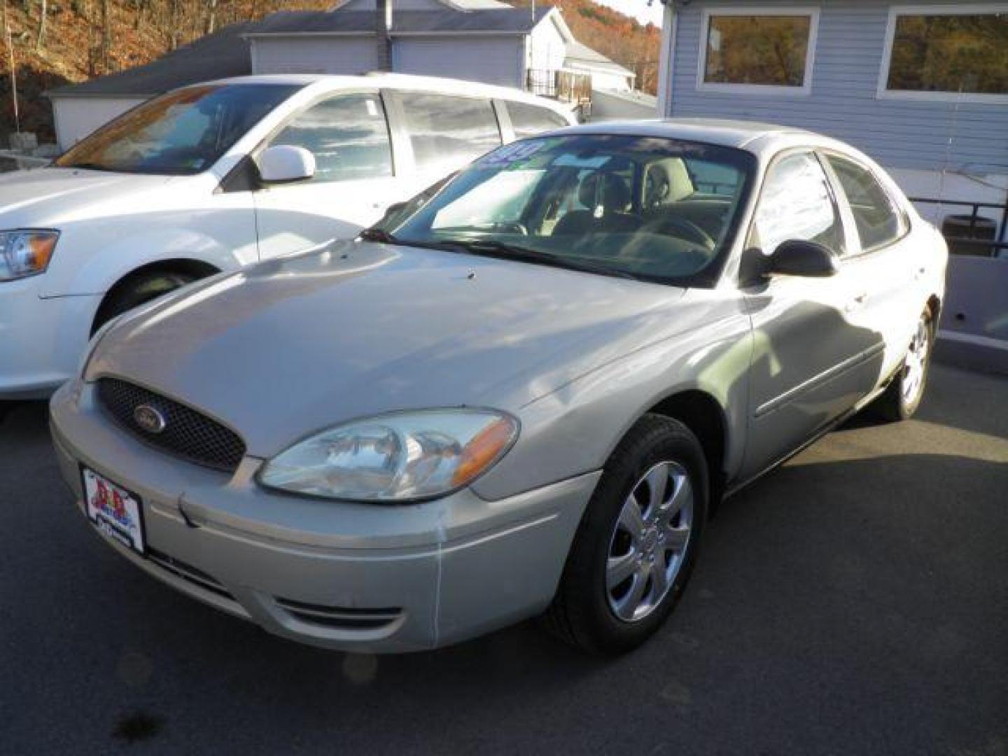 2007 TAN FORD TAURUS SE (1FAFP53U07A) with an 3.0L V6 OHV 12V engine, AT transmission, located at 15520 McMullen Hwy SW, Belair, MD, 21502, (301) 729-3700, 39.581375, -78.846451 - Photo#0