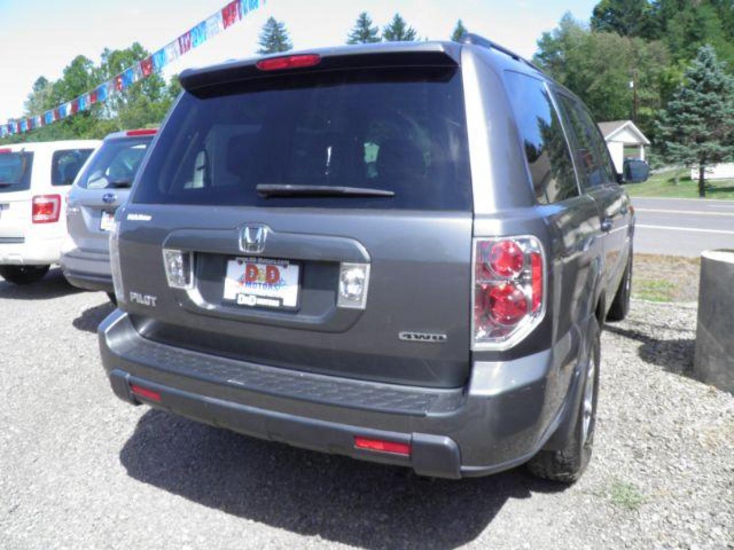 2007 Gray Honda Pilot EX 4WD (5FNYF18477B) with an 3.5L V6 engine, AT transmission, located at 19521 New George's Creek Rd SW, Barton, MD, 21521, (301) 463-2404, 39.524323, -79.017906 - Photo#5