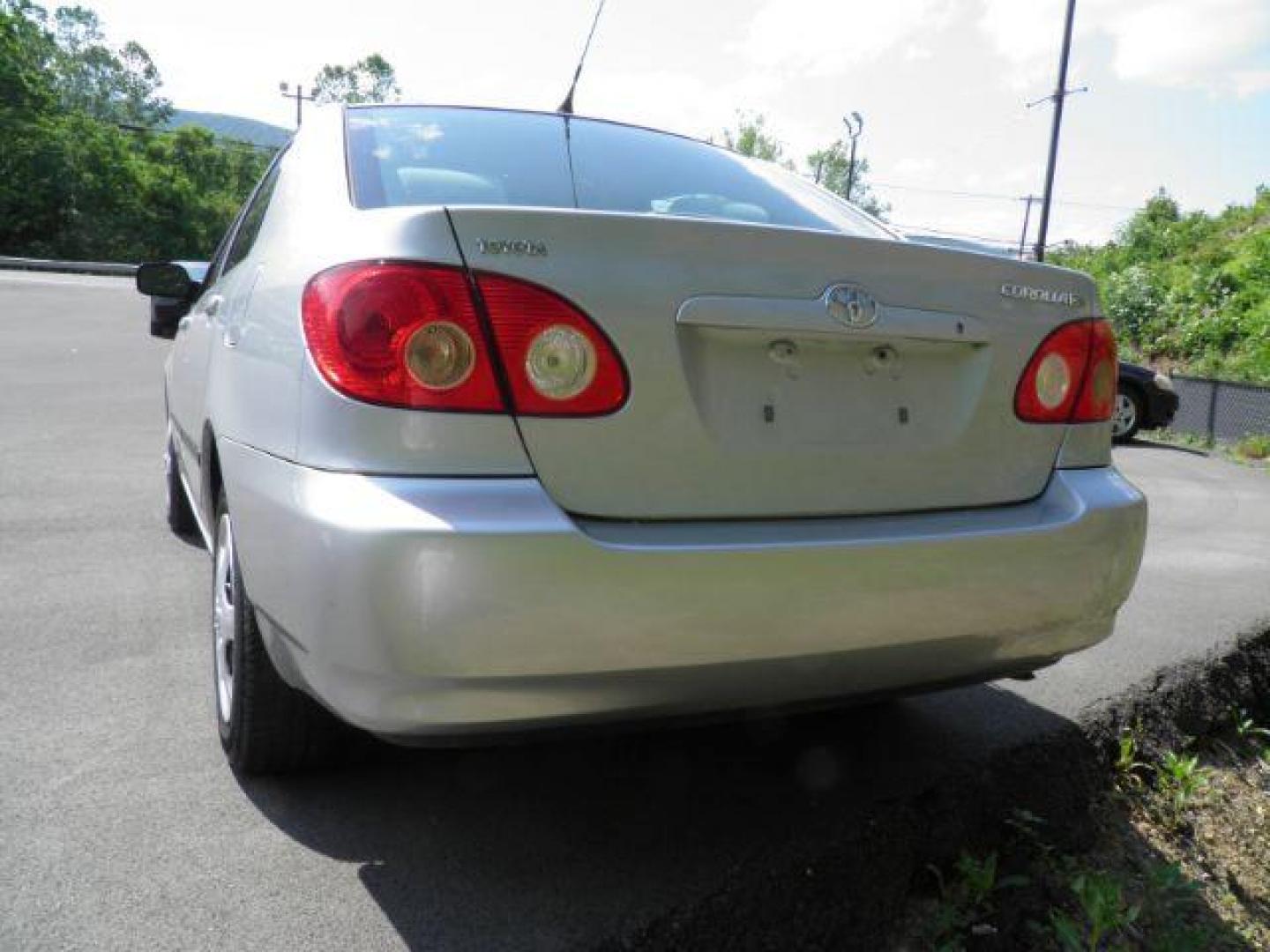 2007 SILVER Toyota Corolla CE (2T1BR32E27C) with an 1.8L L4 engine, 5SP transmission, located at 15520 McMullen Hwy SW, Belair, MD, 21502, (301) 729-3700, 39.581375, -78.846451 - Photo#3