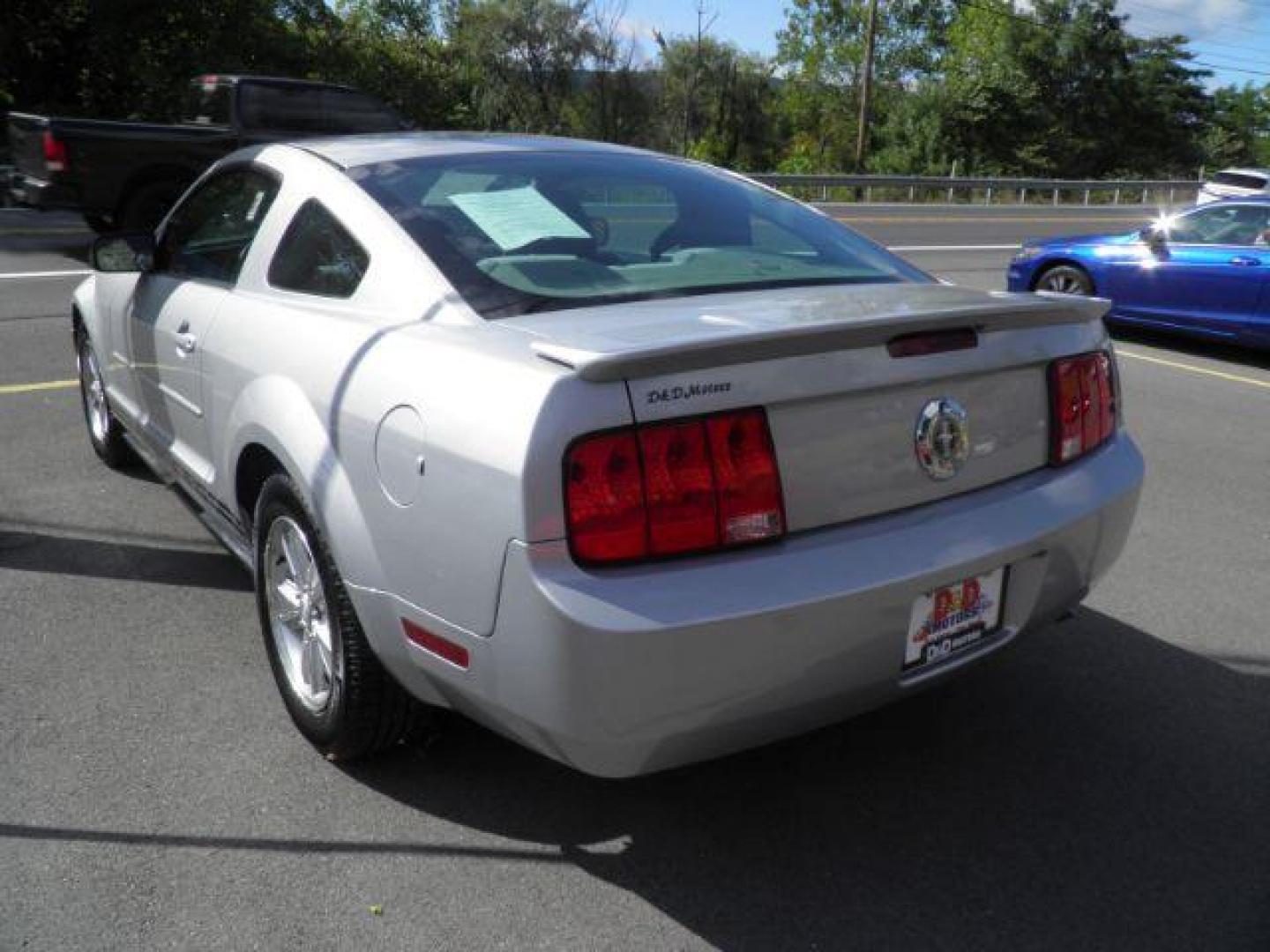 2008 SILVER Ford Mustang V6 Premium Coupe (1ZVHT80N785) with an 4.0 V6 engine, AT transmission, located at 15520 McMullen Hwy SW, Belair, MD, 21502, (301) 729-3700, 39.581375, -78.846451 - Photo#4