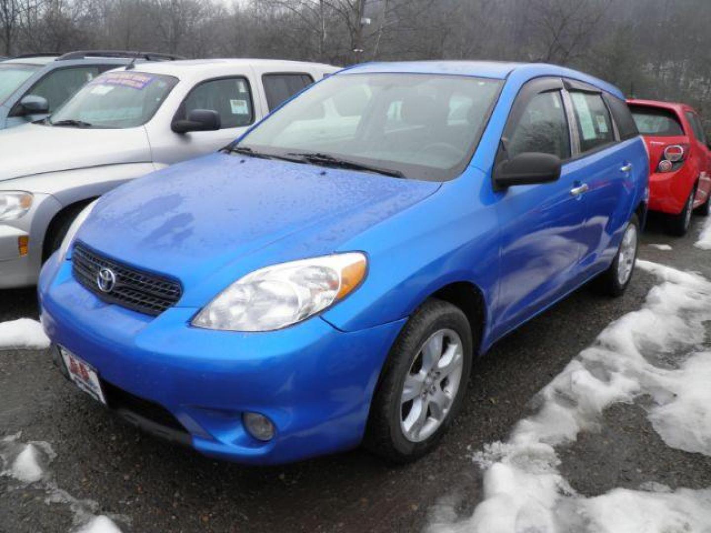 2008 BLUE Toyota Matrix XR 2WD (2T1KR32E58C) with an 1.8l L4 engine, 5SP transmission, located at 19521 New George's Creek Rd SW, Barton, MD, 21521, (301) 463-2404, 39.524323, -79.017906 - Photo#0