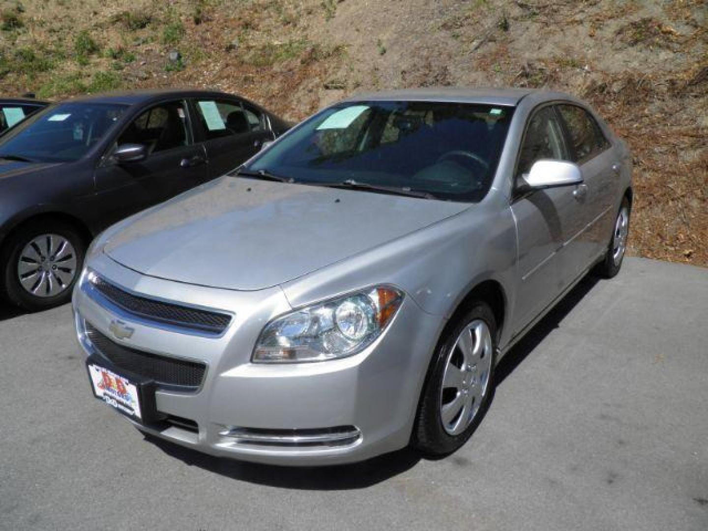 2009 SILVER Chevrolet Malibu LT1 (1G1ZH57B79F) with an 2.4L L4 engine, AT transmission, located at 15520 McMullen Hwy SW, Belair, MD, 21502, (301) 729-3700, 39.581375, -78.846451 - Photo#0