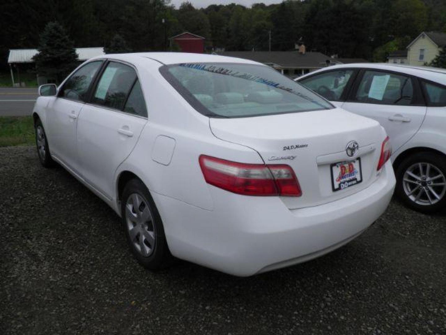 2009 White Toyota Camry LE 5-Spd AT (4T1BE46K19U) with an 2.4L L4 engine, AT transmission, located at 19521 New George's Creek Rd SW, Barton, MD, 21521, (301) 463-2404, 39.524323, -79.017906 - Photo#4