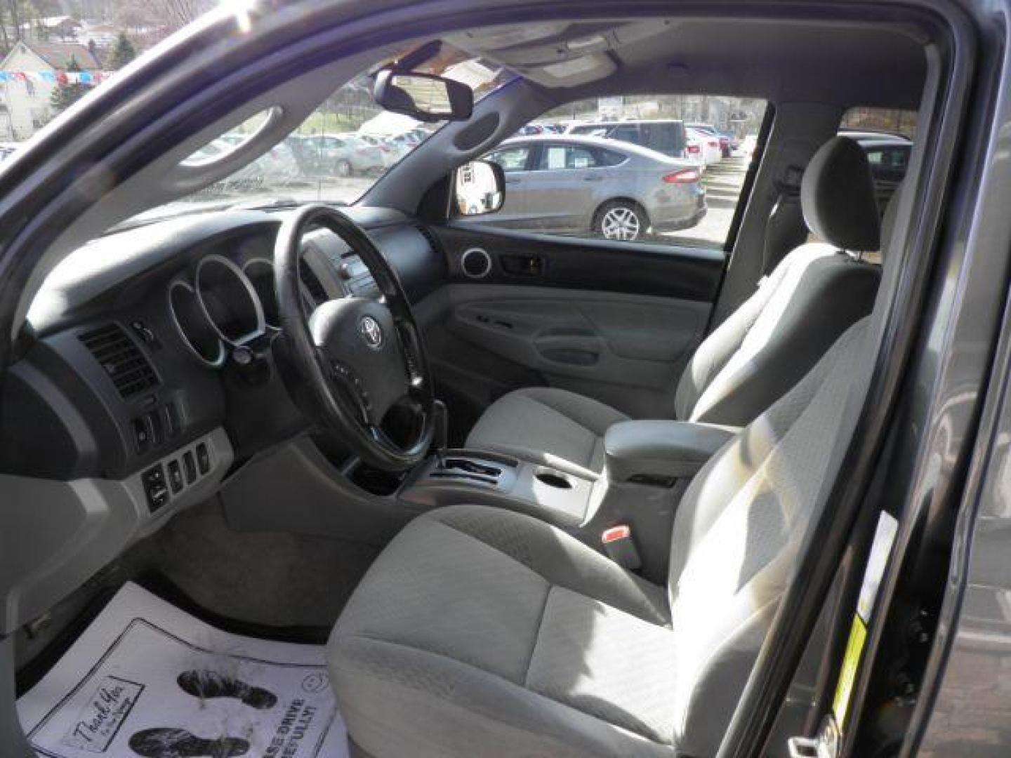 2009 GRAY Toyota Tacoma Double Cab Long Bed V6 Auto 4WD (3TMMU52N19M) with an 4.0 V6 engine, AT transmission, located at 19521 New George's Creek Rd SW, Barton, MD, 21521, (301) 463-2404, 39.524323, -79.017906 - Photo#1