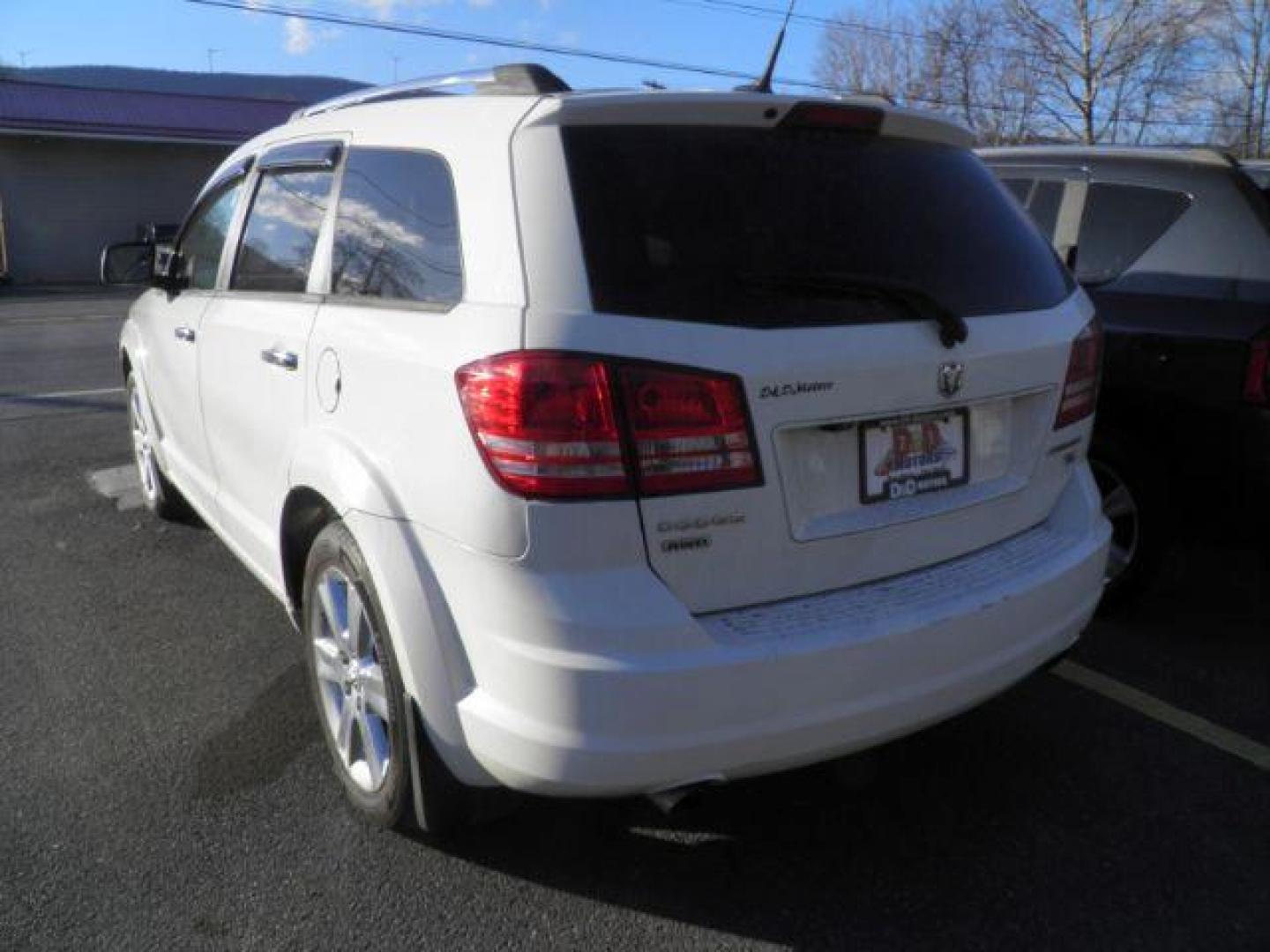 2010 WHITE Dodge Journey RT AWD (3D4PH6FV0AT) with an 3.5L V6 engine, AT transmission, located at 15520 McMullen Hwy SW, Belair, MD, 21502, (301) 729-3700, 39.581375, -78.846451 - Photo#6