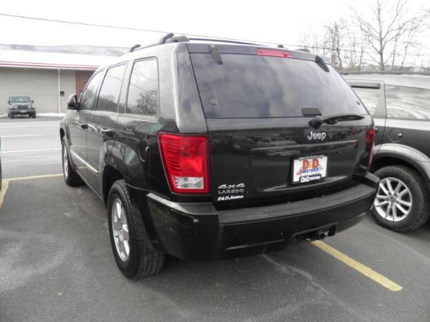 2010 BLACK JEEP G CHEROKEE Laredo 4WD (1J4PR4GK8AC) with an 3.7L V6 engine, AT transmission, located at 15520 McMullen Hwy SW, Belair, MD, 21502, (301) 729-3700, 39.581375, -78.846451 - Photo#5