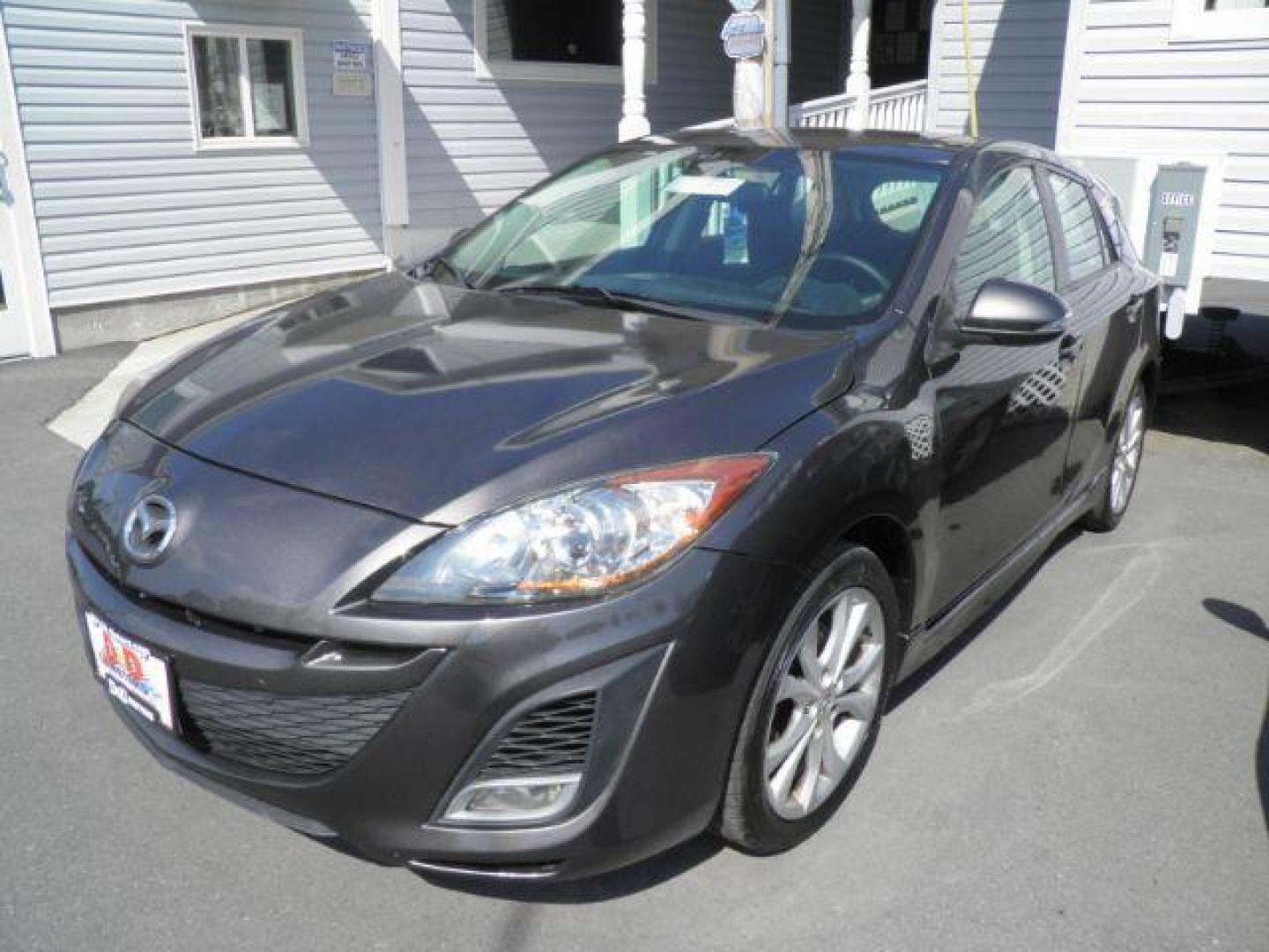 2010 GRAY Mazda MAZDA3 s Grand Touring 5-Door (JM1BL1H65A1) with an 2.5 L4 engine, AT transmission, located at 15520 McMullen Hwy SW, Belair, MD, 21502, (301) 729-3700, 39.581375, -78.846451 - Photo#0