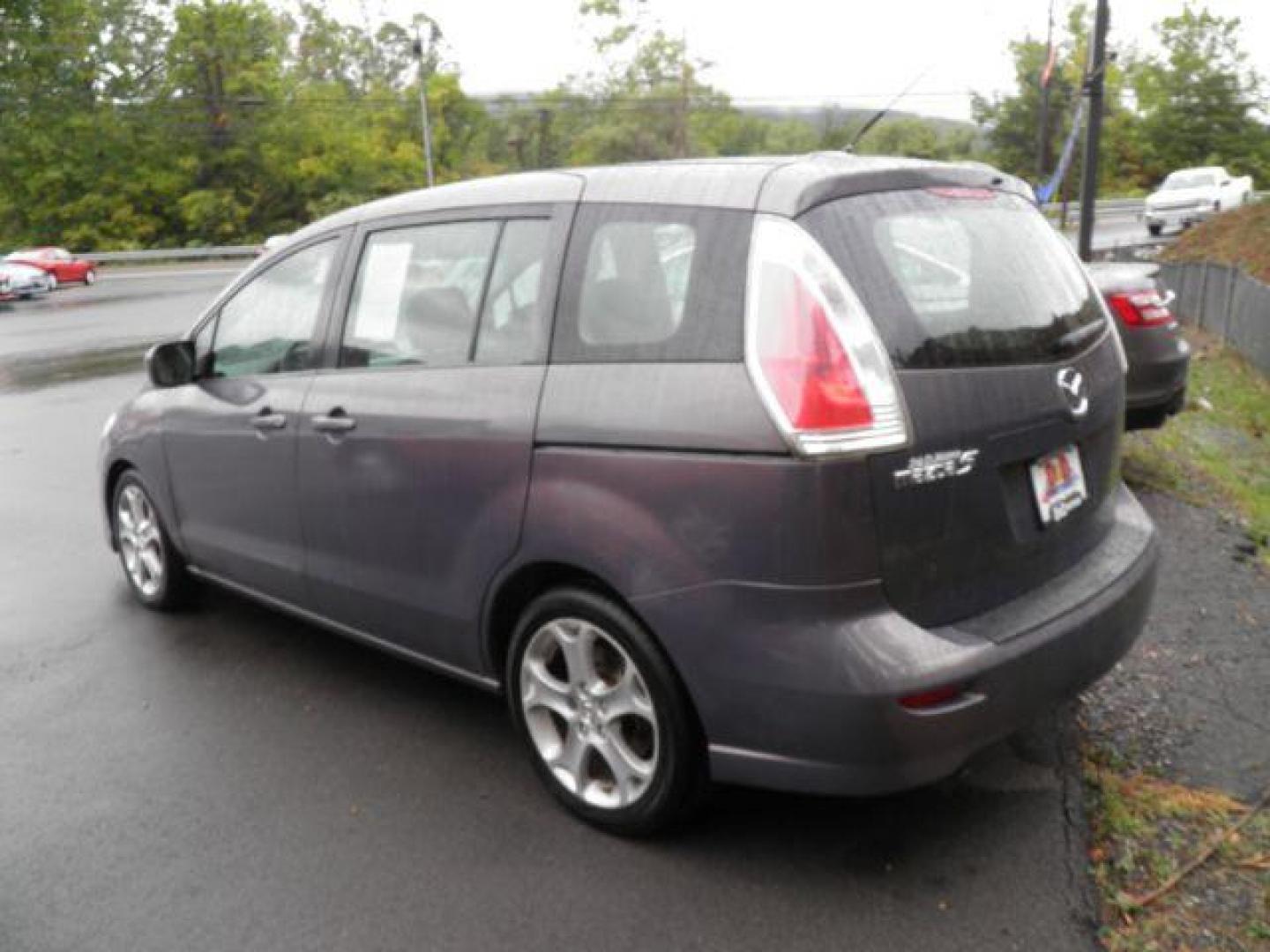 2010 GRAY Mazda MAZDA5 Sport (JM1CR2WL9A0) with an 2.3l L4 engine, AT transmission, located at 15520 McMullen Hwy SW, Belair, MD, 21502, (301) 729-3700, 39.581375, -78.846451 - Photo#5