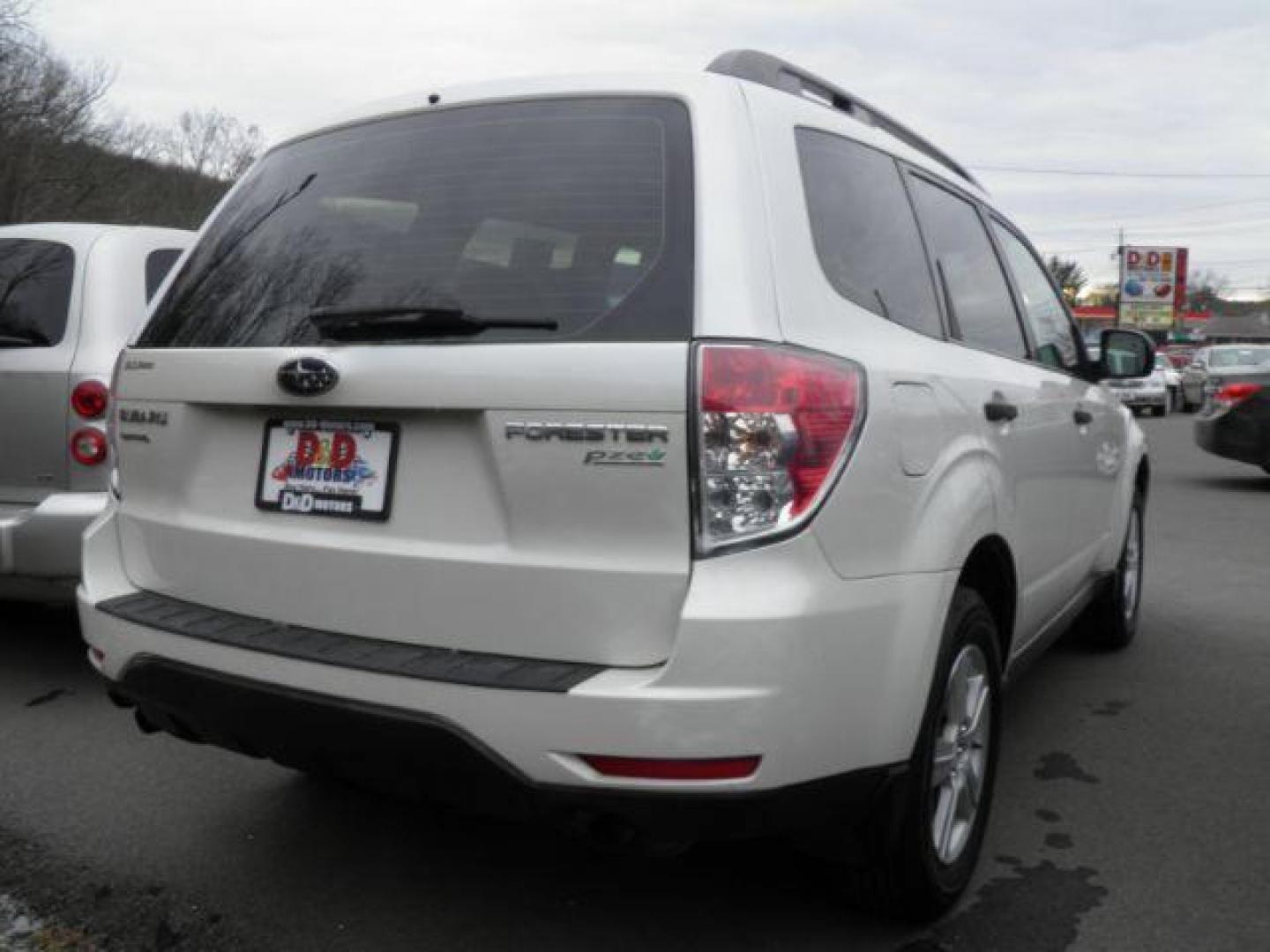 2010 WHITE Subaru Forester 2.5XS (JF2SH6BC4AH) with an 2.5 L4 engine, AT transmission, located at 15520 McMullen Hwy SW, Belair, MD, 21502, (301) 729-3700, 39.581375, -78.846451 - Photo#5