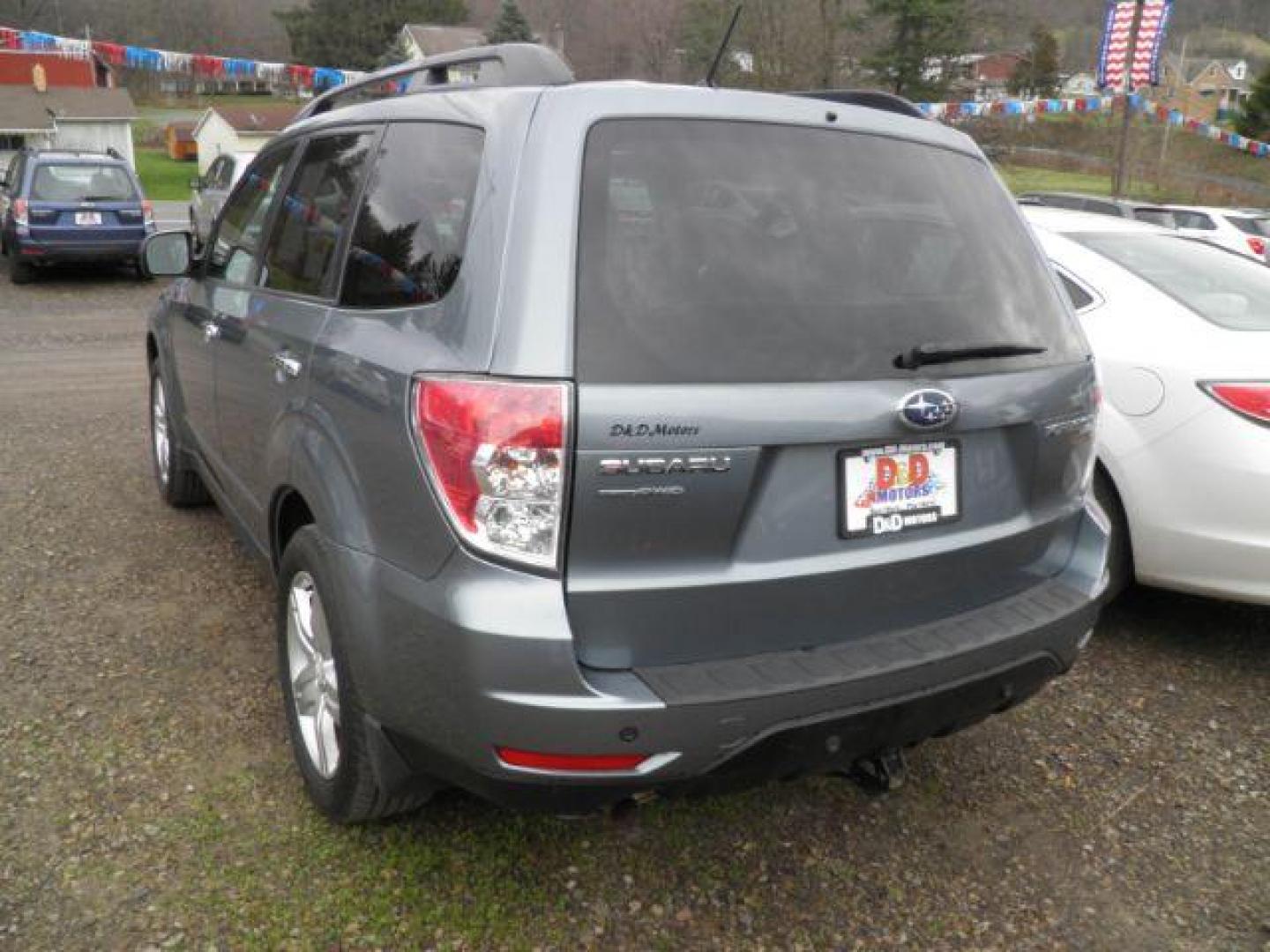 2010 Aqua Subaru Forester 2.5X Premium (JF2SH6CC7AH) with an 2.5 L4 engine, AT transmission, located at 19521 New George's Creek Rd SW, Barton, MD, 21521, (301) 463-2404, 39.524323, -79.017906 - Photo#5