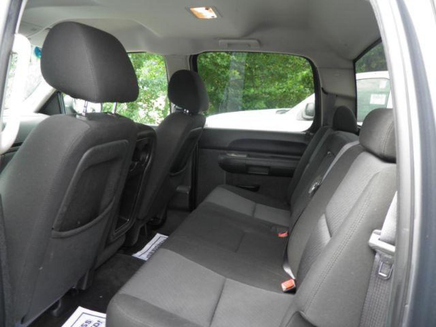 2011 GRAY Chevrolet Silverado 1500 LS Crew Cab Short Box 4WD (3GCPKREA5BG) with an 4.8L V8 engine, AT transmission, located at 19521 New George's Creek Rd SW, Barton, MD, 21521, (301) 463-2404, 39.524323, -79.017906 - Photo#3