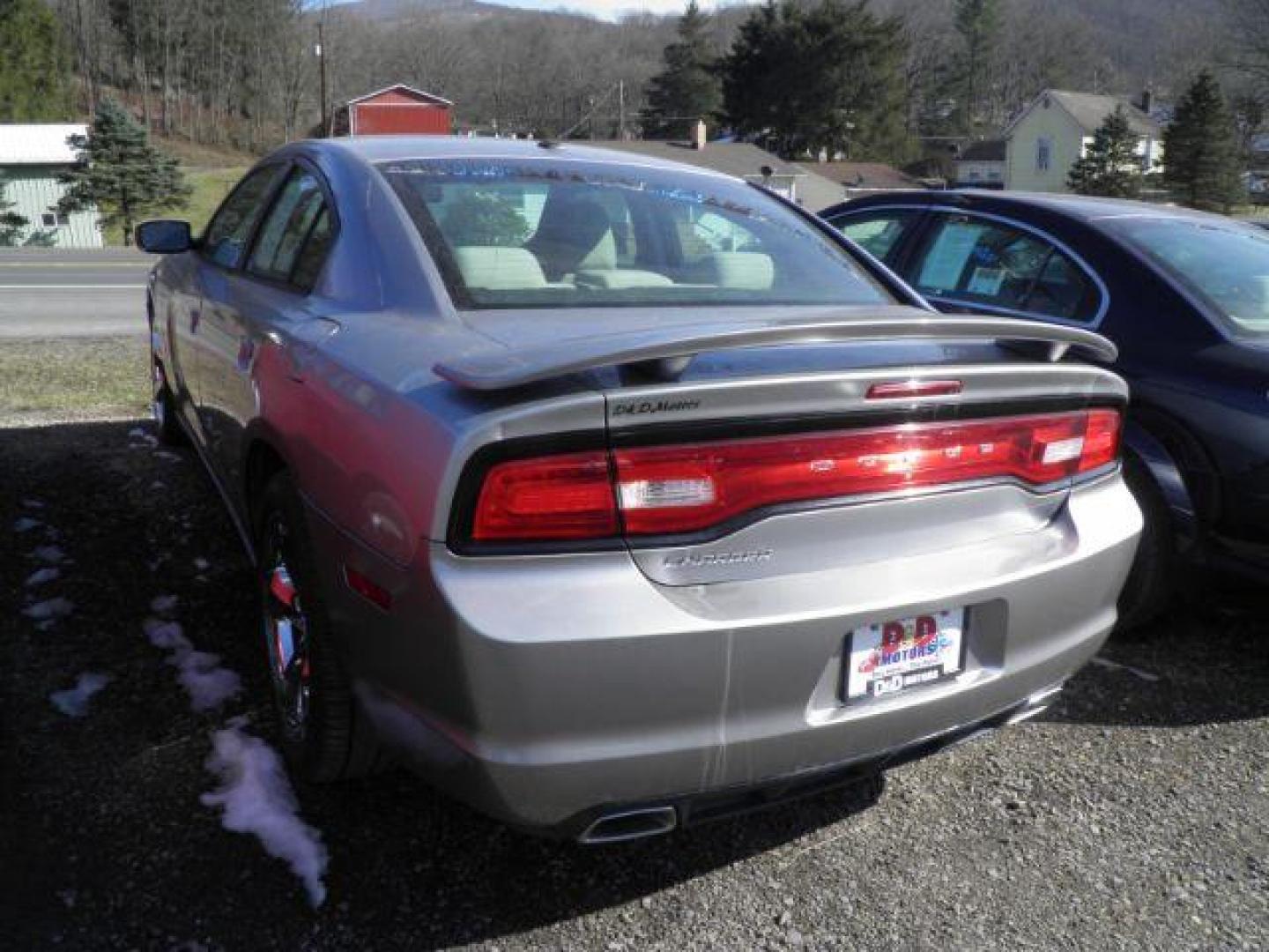 2011 SILVER Dodge Charger SE (2B3CL3CG0BH) with an 3.6l V6 engine, AT transmission, located at 19521 New George's Creek Rd SW, Barton, MD, 21521, (301) 463-2404, 39.524323, -79.017906 - Photo#3