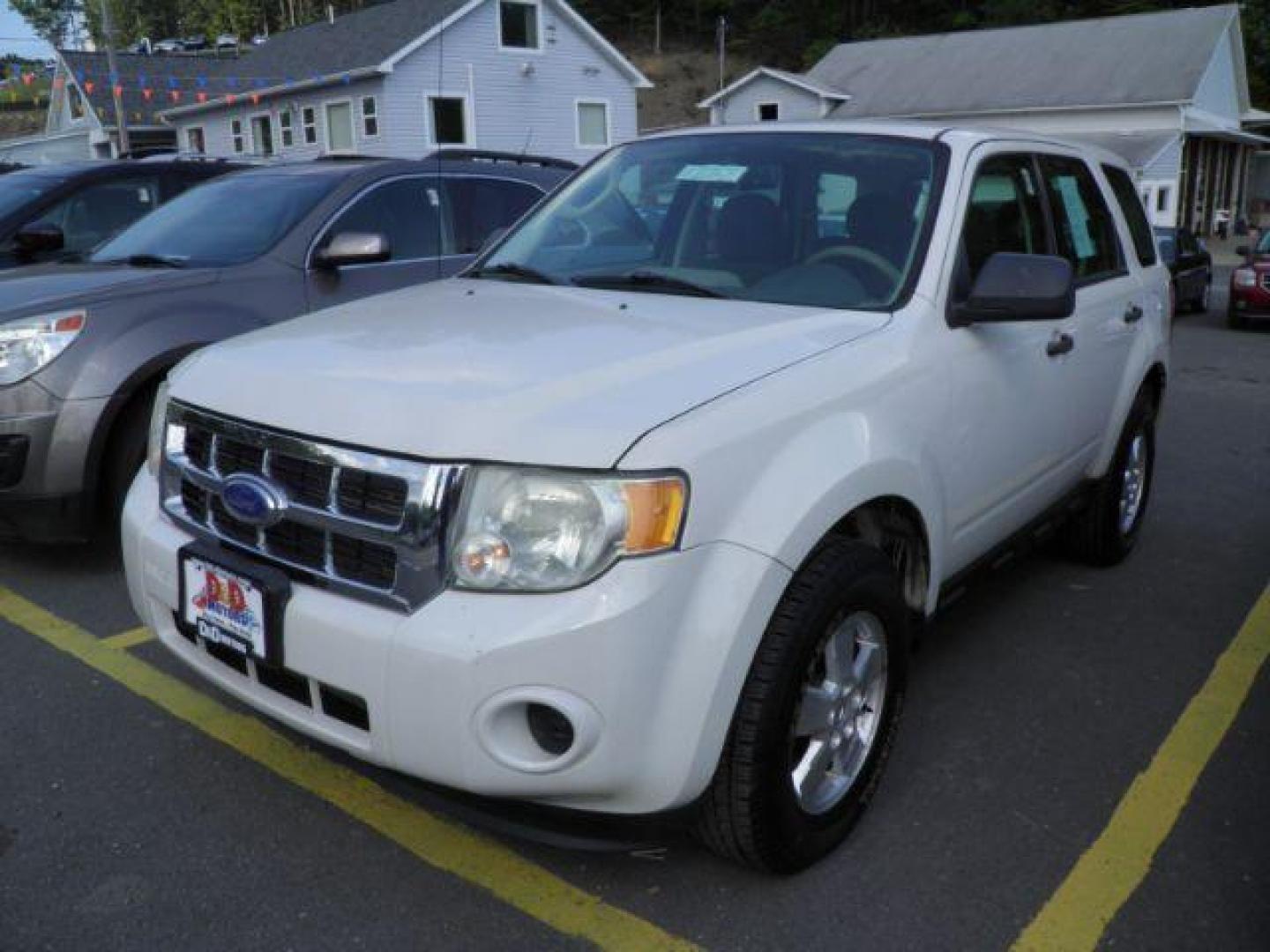 2011 WHITE Ford Escape XLS 4WD AT (1FMCU9C73BK) with an 2.5l L4 engine, AT transmission, located at 19521 New George's Creek Rd SW, Barton, MD, 21521, (301) 463-2404, 39.524323, -79.017906 - Photo#0