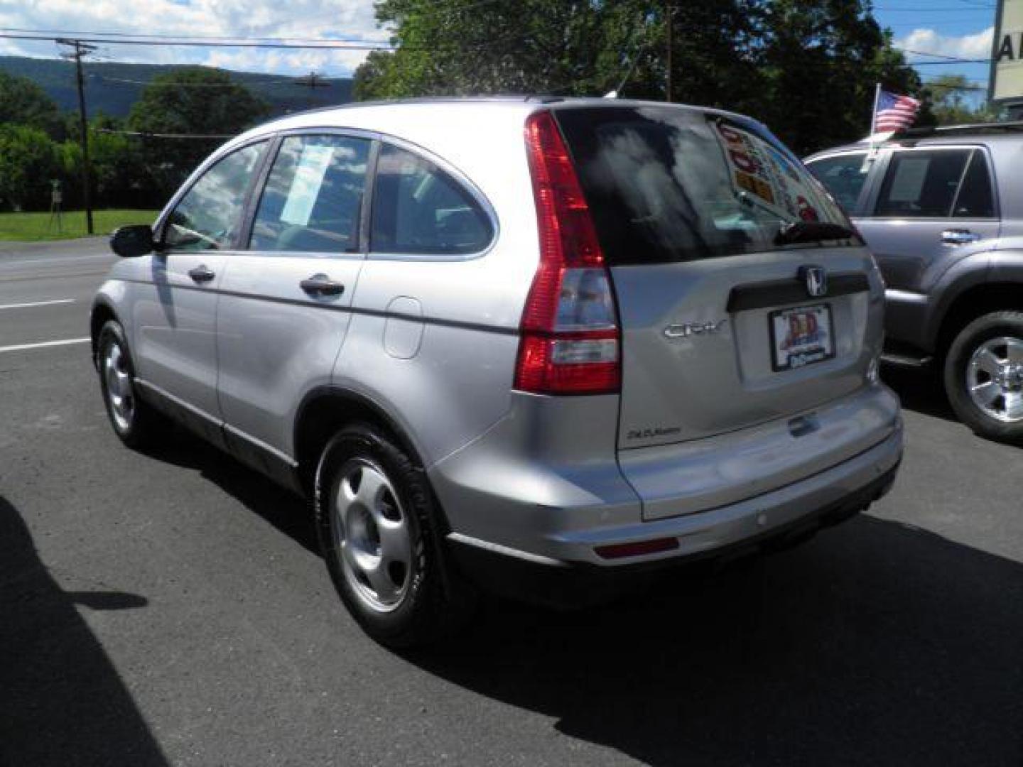 2011 SILVER Honda CR-V LX 4WD 5-Speed AT (5J6RE4H30BL) with an 2.4L L4 engine, AT transmission, located at 19521 New George's Creek Rd SW, Barton, MD, 21521, (301) 463-2404, 39.524323, -79.017906 - Photo#4