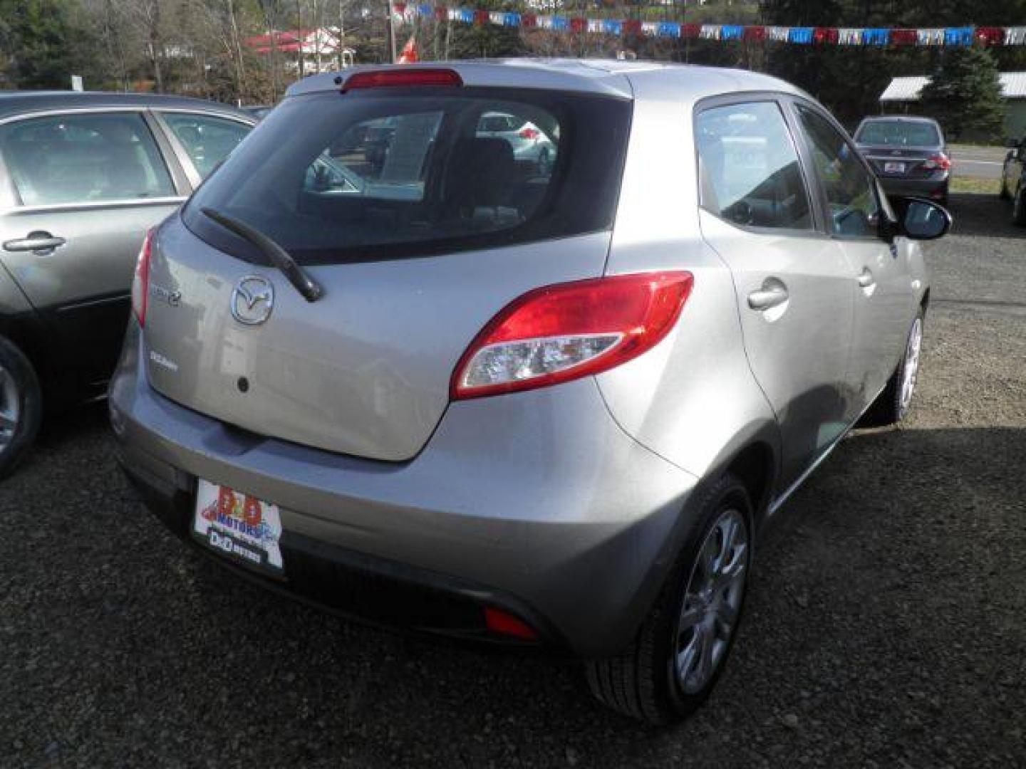 2011 SILVER MAZDA 2 Sport (JM1DE1HZ3B0) with an 1.5L L4 engine, AT transmission, located at 19521 New George's Creek Rd SW, Barton, MD, 21521, (301) 463-2404, 39.524323, -79.017906 - Photo#5