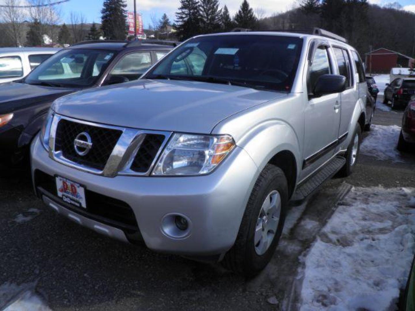 2011 SILVER Nissan Pathfinder S 4WD (5N1AR1NB7BC) with an 4.0 V6 engine, AT transmission, located at 15520 McMullen Hwy SW, Belair, MD, 21502, (301) 729-3700, 39.581375, -78.846451 - Photo#0