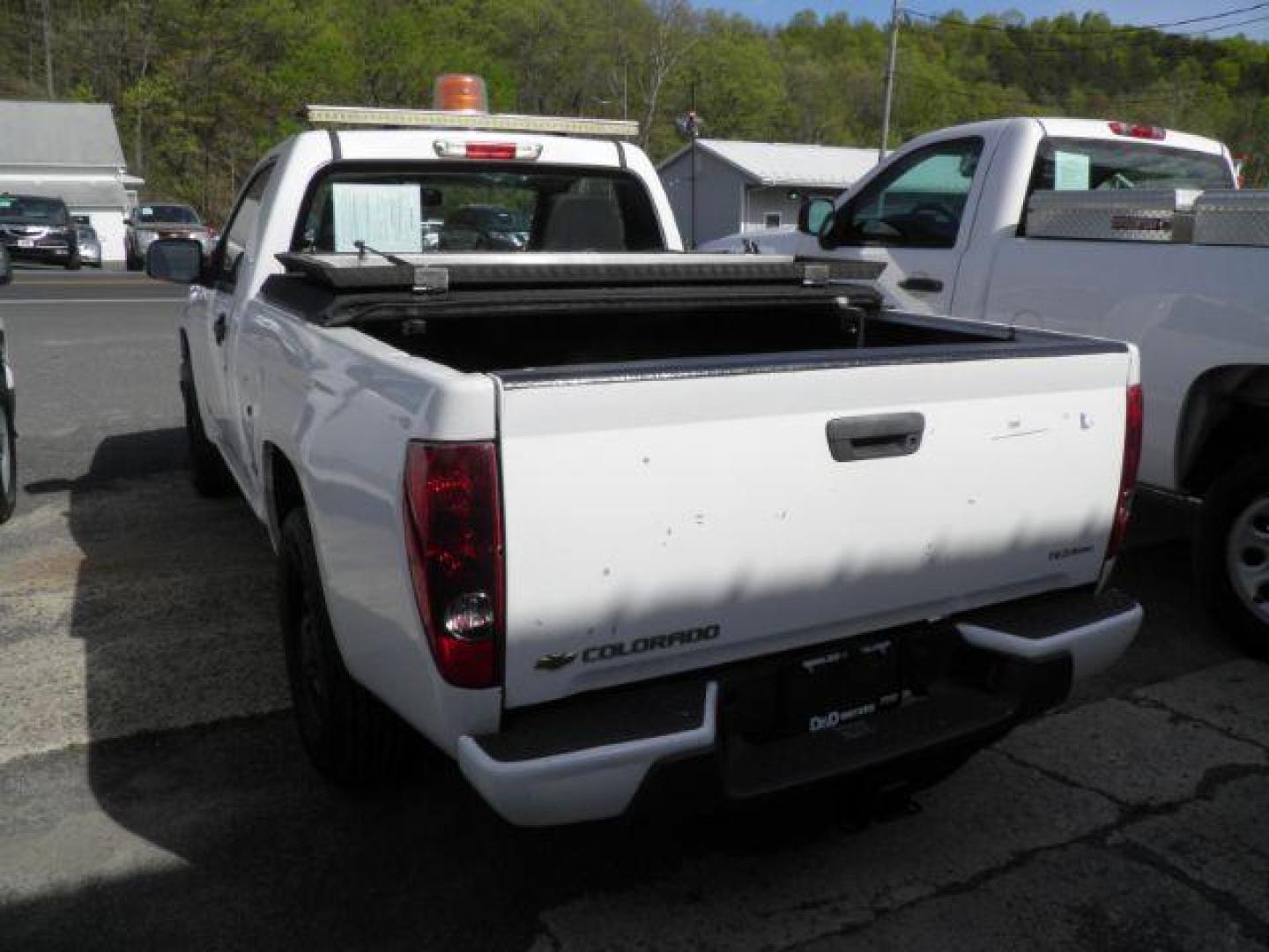 2012 WHITE Chevrolet Colorado Work Truck 2WD (1GCCSBF96C8) with an 2.9L L4 engine, AT transmission, located at 19521 New George's Creek Rd SW, Barton, MD, 21521, (301) 463-2404, 39.524323, -79.017906 - Photo#3