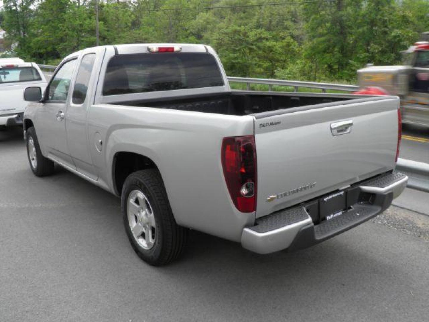 2012 SILVER Chevrolet Colorado 1LT Ext. Cab 2WD (1GCESCF95C8) with an 2.9L L4 engine, AT transmission, located at 19521 New George's Creek Rd SW, Barton, MD, 21521, (301) 463-2404, 39.524323, -79.017906 - Photo#3