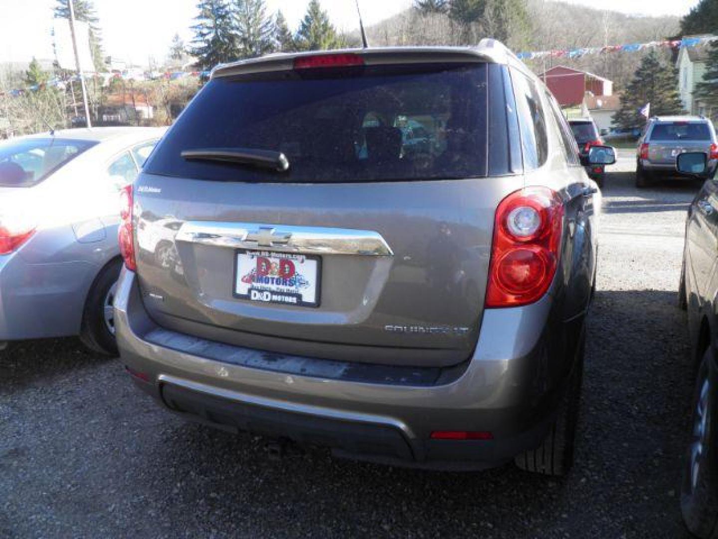 2012 GOLD Chevrolet Equinox 1LT AWD (2GNFLEEK3C6) with an 2.4L L4 engine, AT transmission, located at 19521 New George's Creek Rd SW, Barton, MD, 21521, (301) 463-2404, 39.524323, -79.017906 - Photo#4