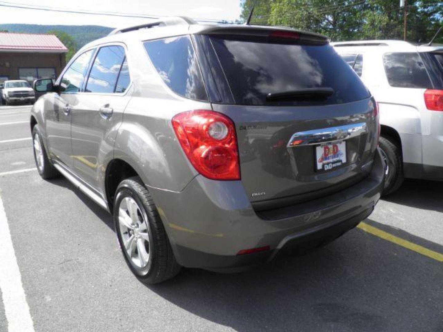 2012 GRAY Chevrolet Equinox 1LT AWD (2GNFLEEK6C6) with an 2.4L L4 engine, AT transmission, located at 15520 McMullen Hwy SW, Belair, MD, 21502, (301) 729-3700, 39.581375, -78.846451 - Photo#4