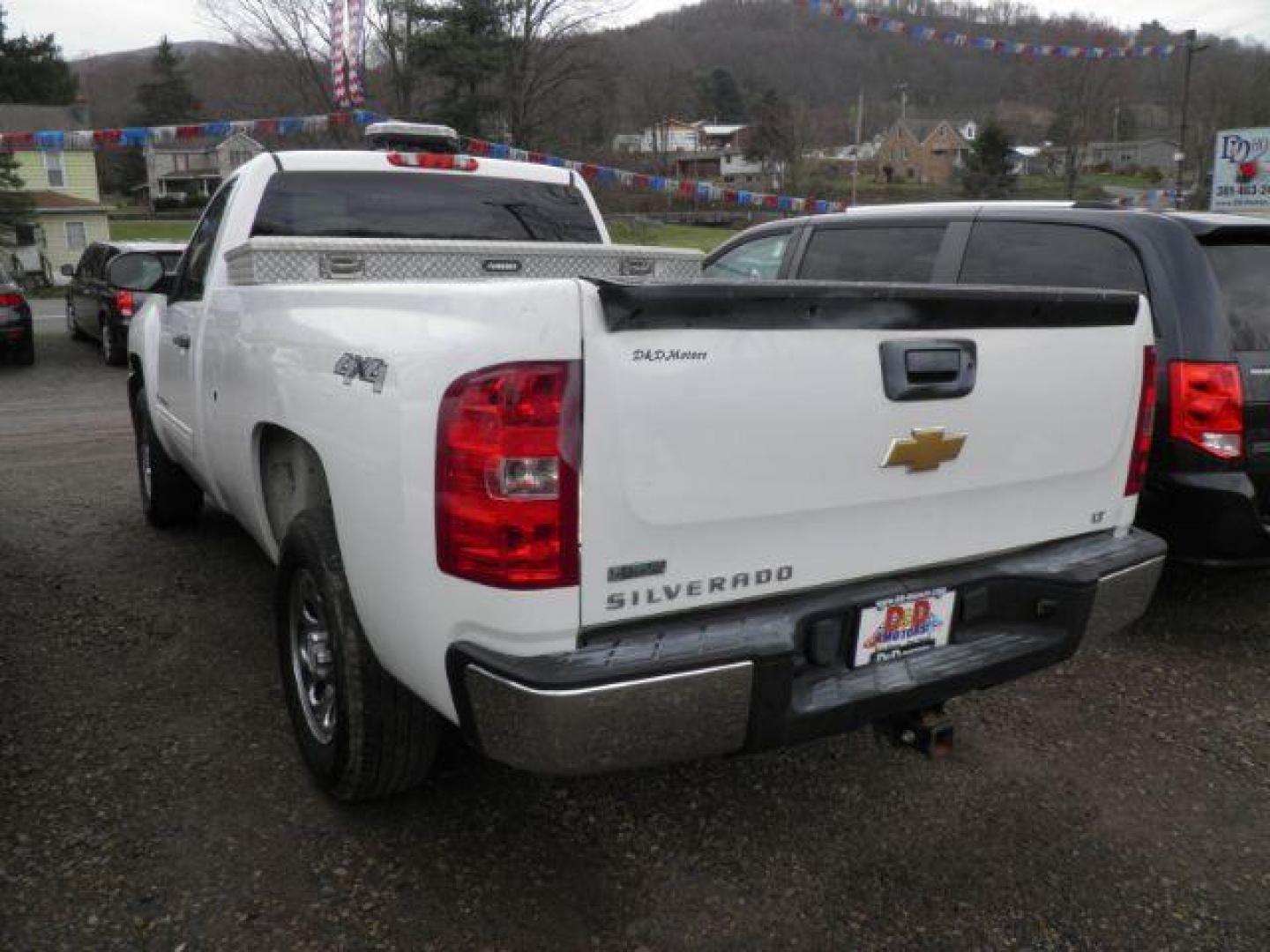 2012 WHITE Chevrolet Silverado 1500 LT 4WD (1GCNKSEA3CZ) with an 4.8L V8 engine, AT transmission, located at 15520 McMullen Hwy SW, Belair, MD, 21502, (301) 729-3700, 39.581375, -78.846451 - Photo#3