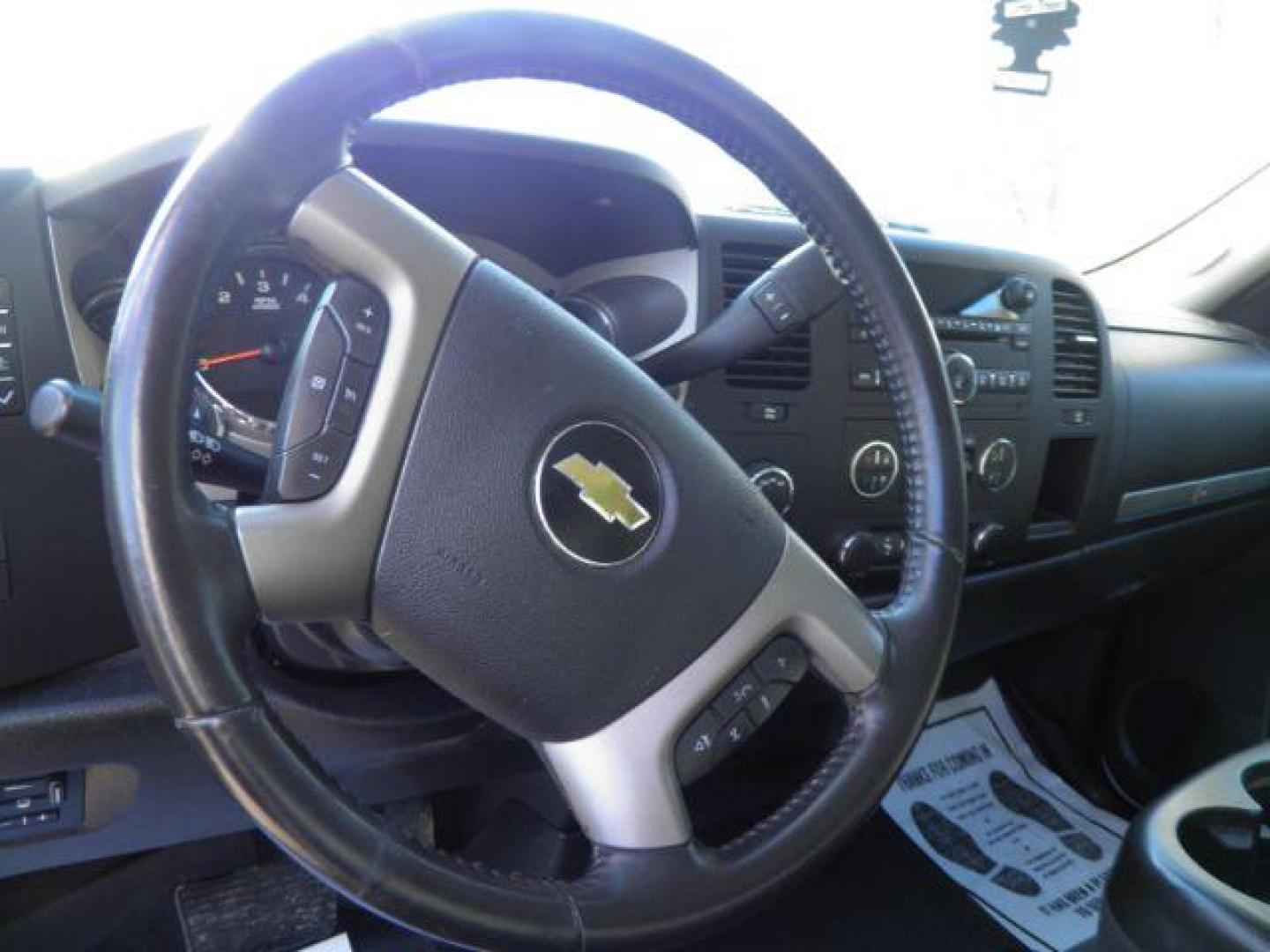 2012 GRAY Chevrolet Silverado 1500 LT Ext. Cab 4WD (1GCRKSE76CZ) with an 5.3L V8 engine, AT transmission, located at 19521 New George's Creek Rd SW, Barton, MD, 21521, (301) 463-2404, 39.524323, -79.017906 - Photo#3