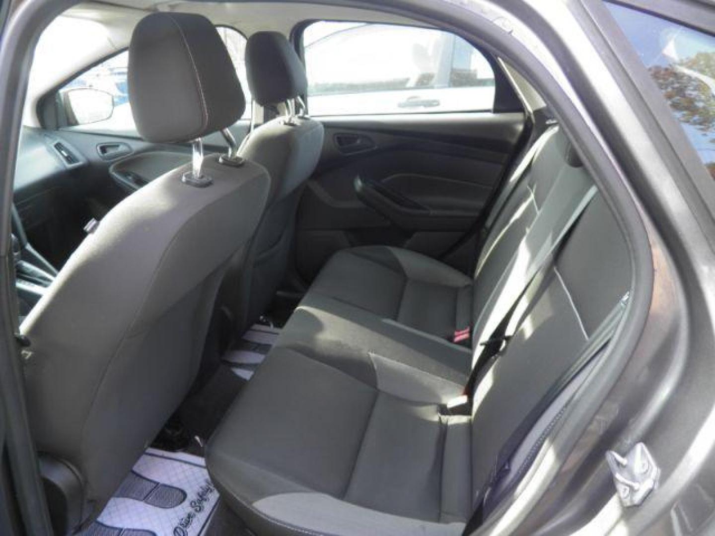 2012 GRAY FORD FOCUS SE Sedan (1FAHP3F23CL) with an 2.0L L4 engine, AT transmission, located at 15520 McMullen Hwy SW, Belair, MD, 21502, (301) 729-3700, 39.581375, -78.846451 - Photo#3