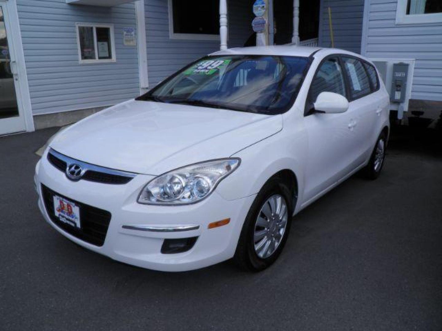 2012 WHITE Hyundai Elantra Touring SE Automatic (KMHDB8AE4CU) with an 2.0L L4 engine, AT transmission, located at 15520 McMullen Hwy SW, Belair, MD, 21502, (301) 729-3700, 39.581375, -78.846451 - Photo#0