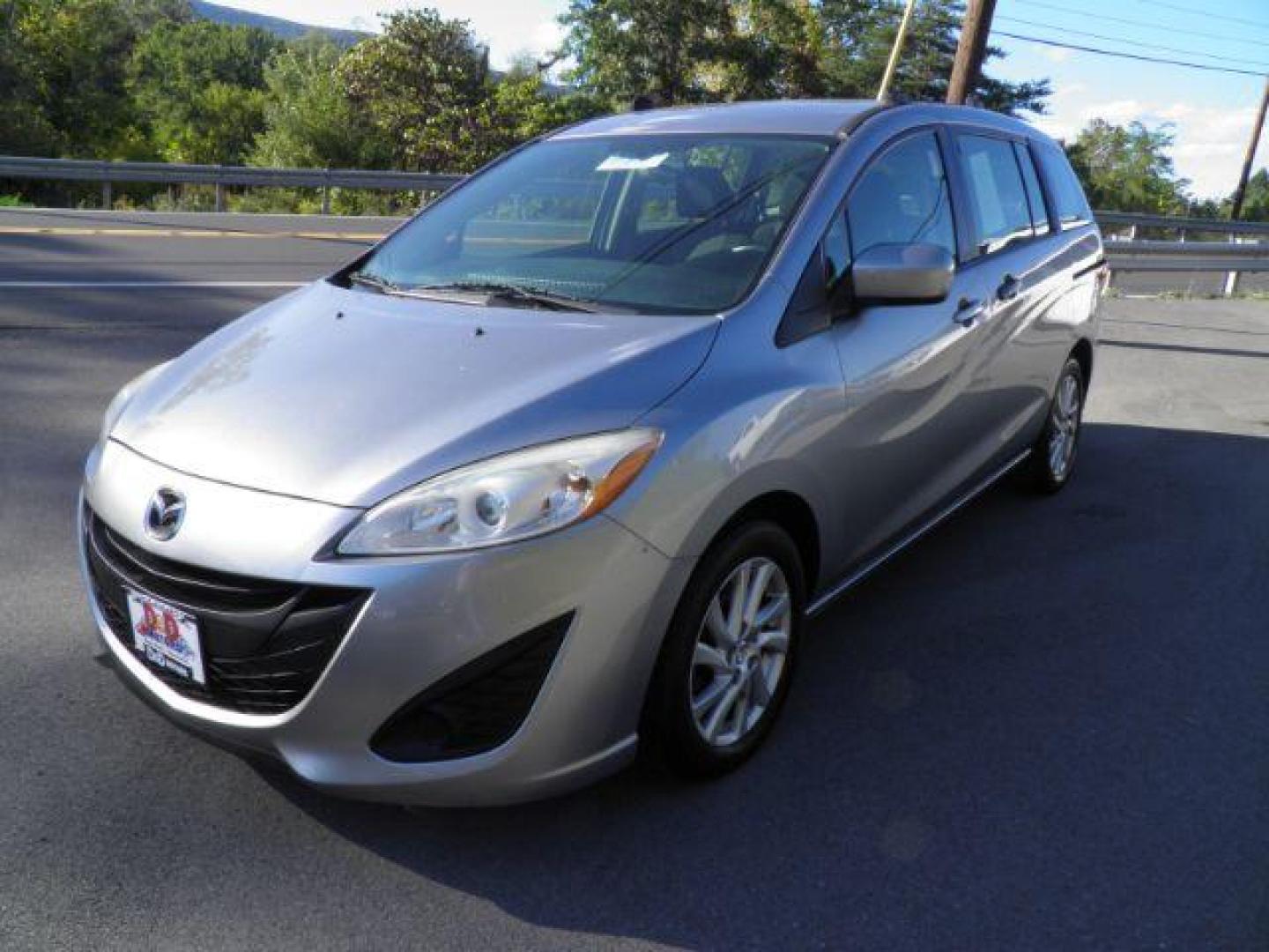 2012 GRAY Mazda MAZDA5 Sport (JM1CW2BL6C0) with an 2.5 L4 engine, AT transmission, located at 19521 New George's Creek Rd SW, Barton, MD, 21521, (301) 463-2404, 39.524323, -79.017906 - Photo#0