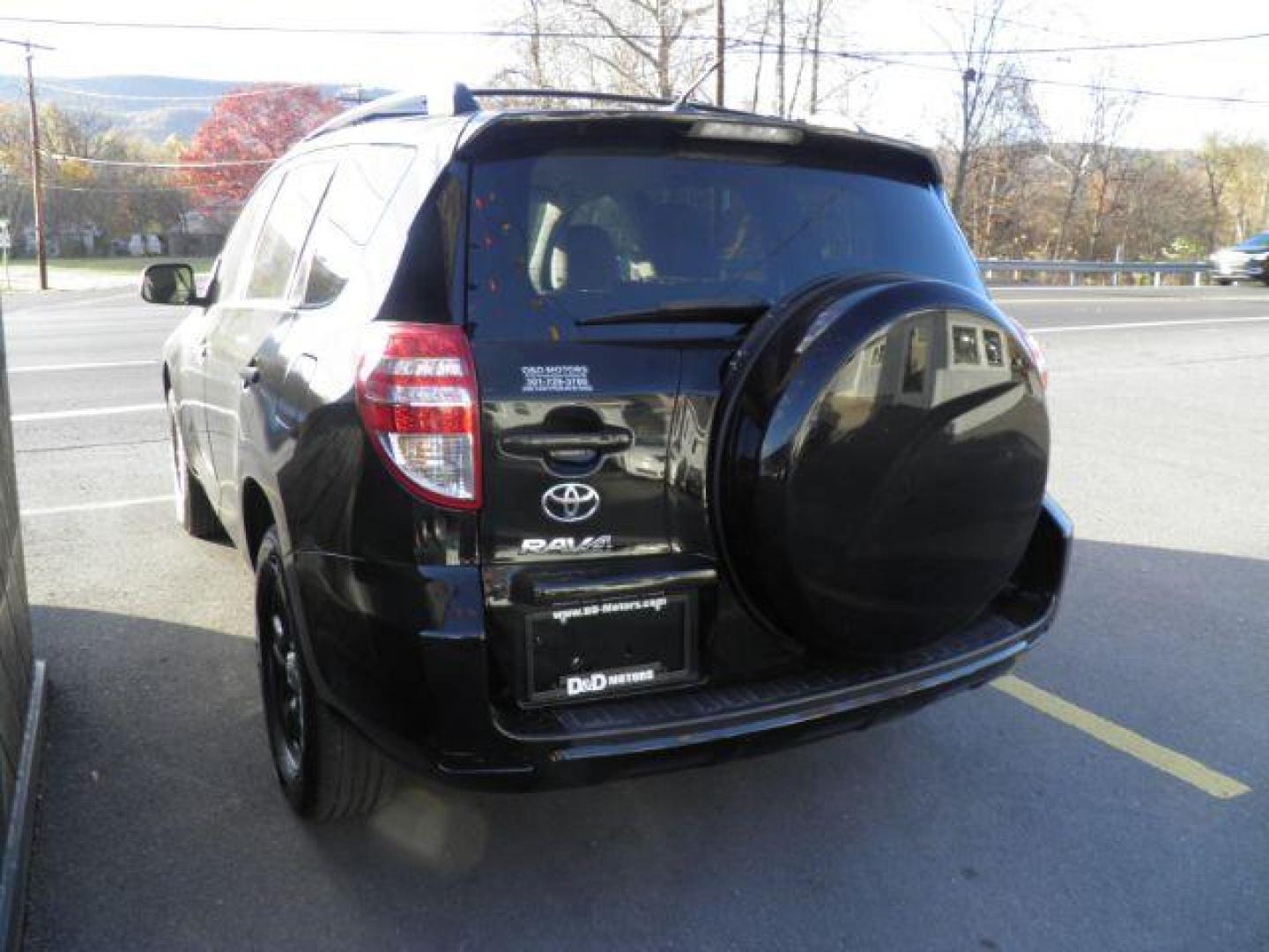 2012 BLACK TOYOTA RAV4 Base I4 4WD (2T3BF4DV9CW) with an 2.5 L4 engine, AT transmission, located at 15520 McMullen Hwy SW, Belair, MD, 21502, (301) 729-3700, 39.581375, -78.846451 - Photo#5