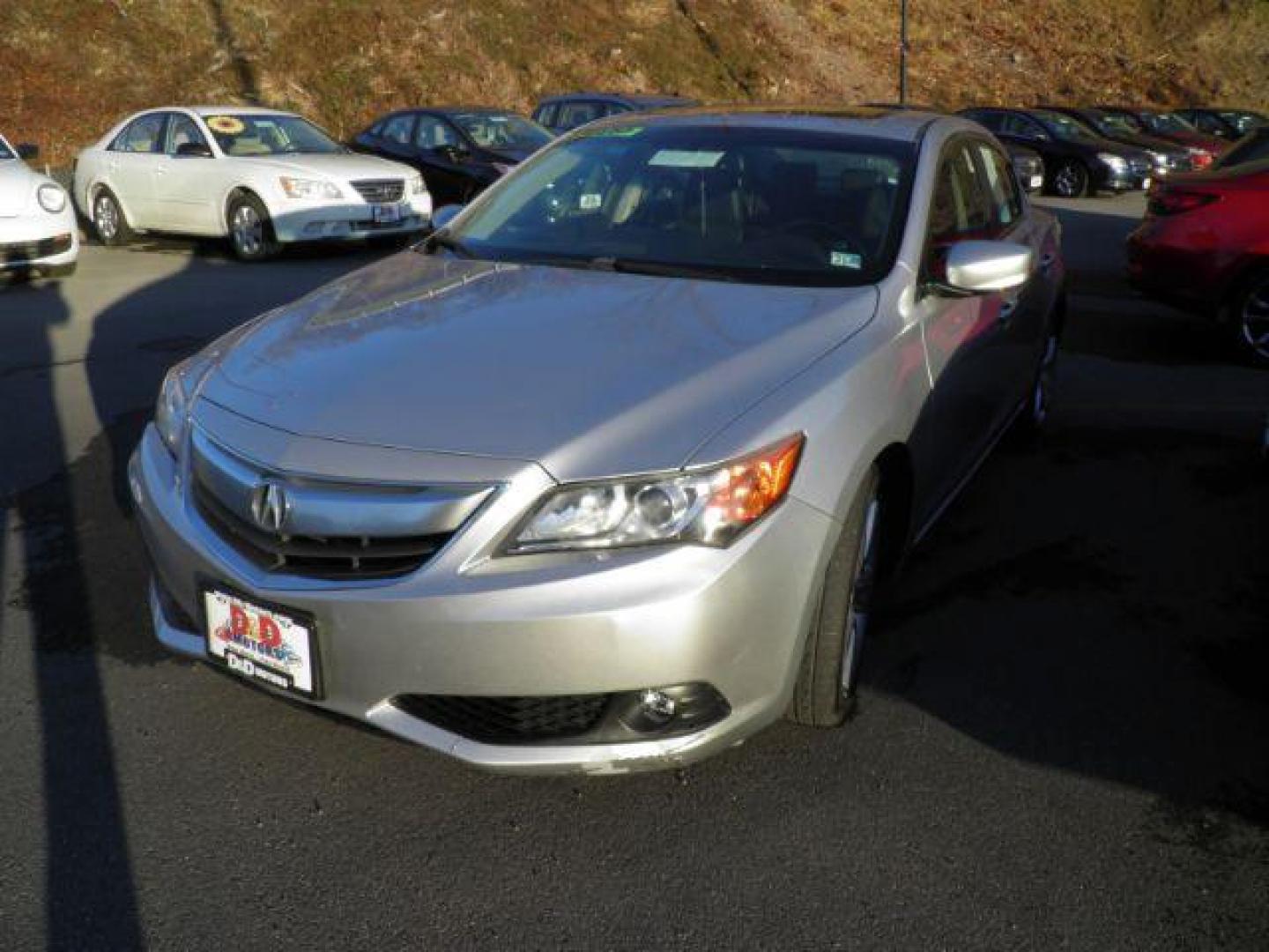 2013 SILVER Acura ILX 5-Spd AT w/ Technology Package (19VDE1F70DE) with an 2.0L L4 engine, AT transmission, located at 15520 McMullen Hwy SW, Belair, MD, 21502, (301) 729-3700, 39.581375, -78.846451 - Photo#0