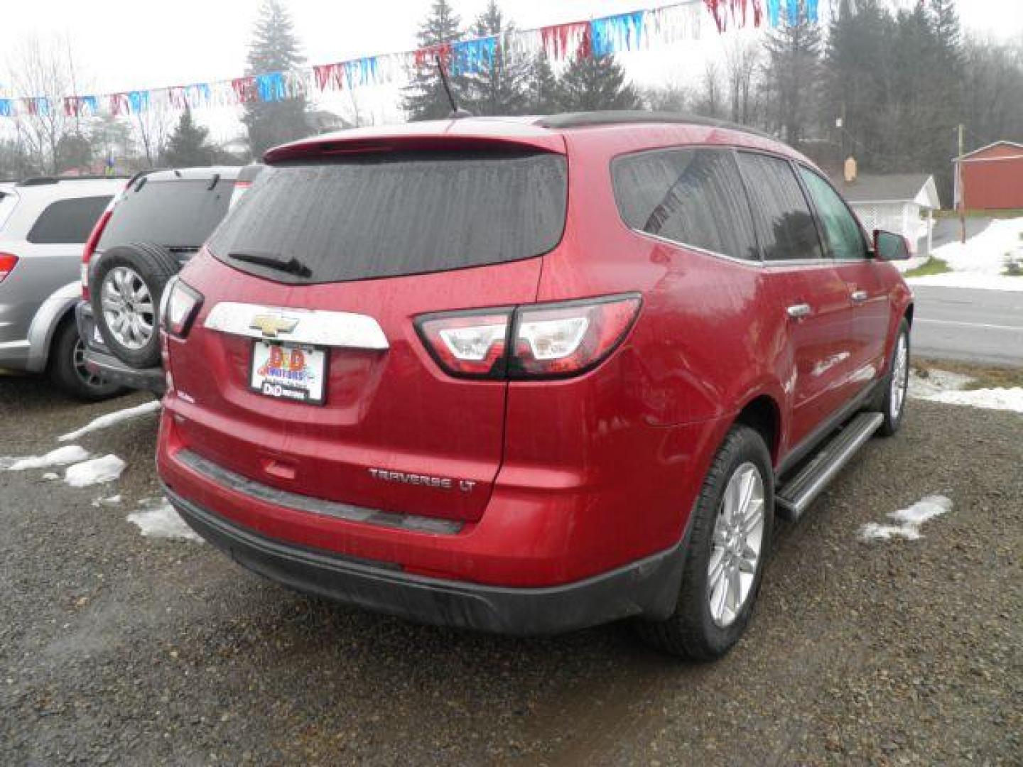 2013 RED Chevrolet Traverse 1LT AWD (1GNKVGKD4DJ) with an 3.6L V6 engine, AT transmission, located at 19521 New George's Creek Rd SW, Barton, MD, 21521, (301) 463-2404, 39.524323, -79.017906 - Photo#6