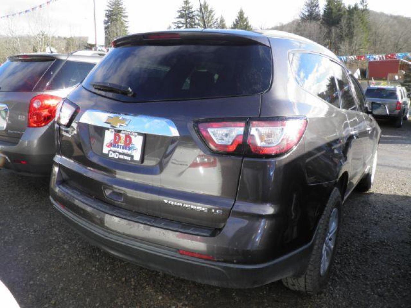 2013 GRAY Chevrolet Traverse LS FWD w/PDC (1GNKRFED1DJ) with an 3.6l V6 engine, AT transmission, located at 19521 New George's Creek Rd SW, Barton, MD, 21521, (301) 463-2404, 39.524323, -79.017906 - Photo#6