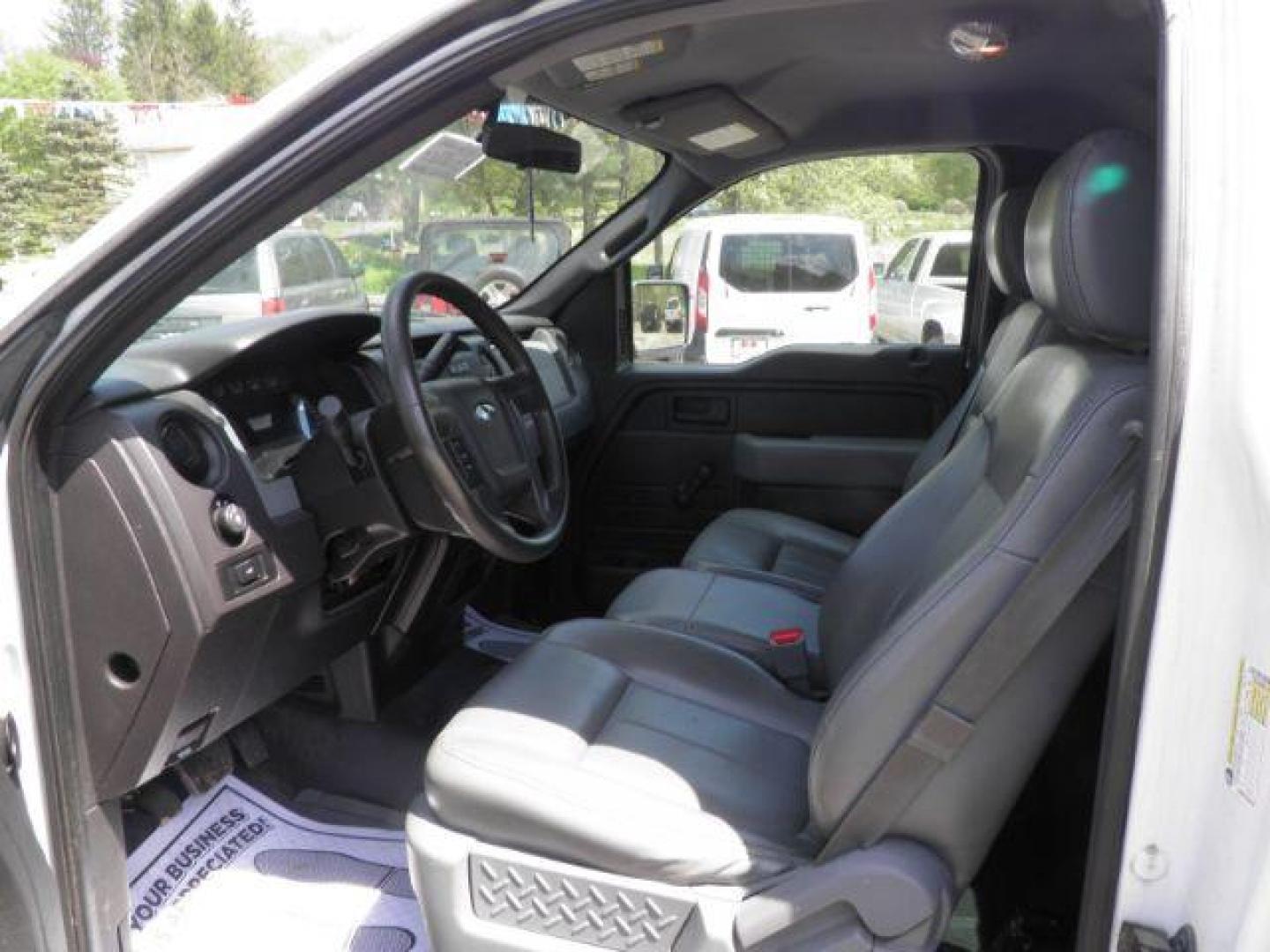 2013 WHITE FORD F-150 XLT 8-ft. Bed 2WD (1FTMF1CM9DK) with an 3.7l V6 engine, AT transmission, located at 19521 New George's Creek Rd SW, Barton, MD, 21521, (301) 463-2404, 39.524323, -79.017906 - Photo#1