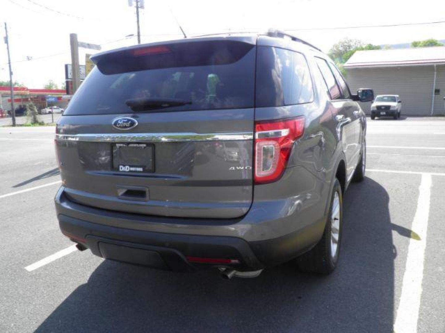 2013 GRAY Ford Explorer XLT 4WD (1FM5K8D83DG) with an 3.5L V6 engine, AT transmission, located at 15520 McMullen Hwy SW, Belair, MD, 21502, (301) 729-3700, 39.581375, -78.846451 - Photo#5