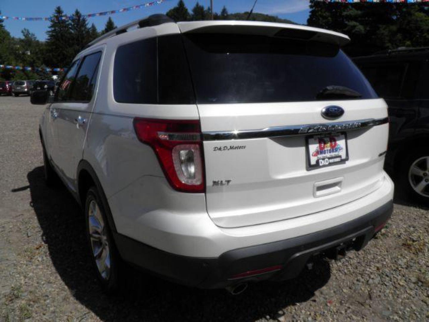 2013 WHITE Ford Explorer XLT FWD (1FM5K7D81DG) with an 3.5L V6 engine, AT transmission, located at 19521 New George's Creek Rd SW, Barton, MD, 21521, (301) 463-2404, 39.524323, -79.017906 - Photo#6