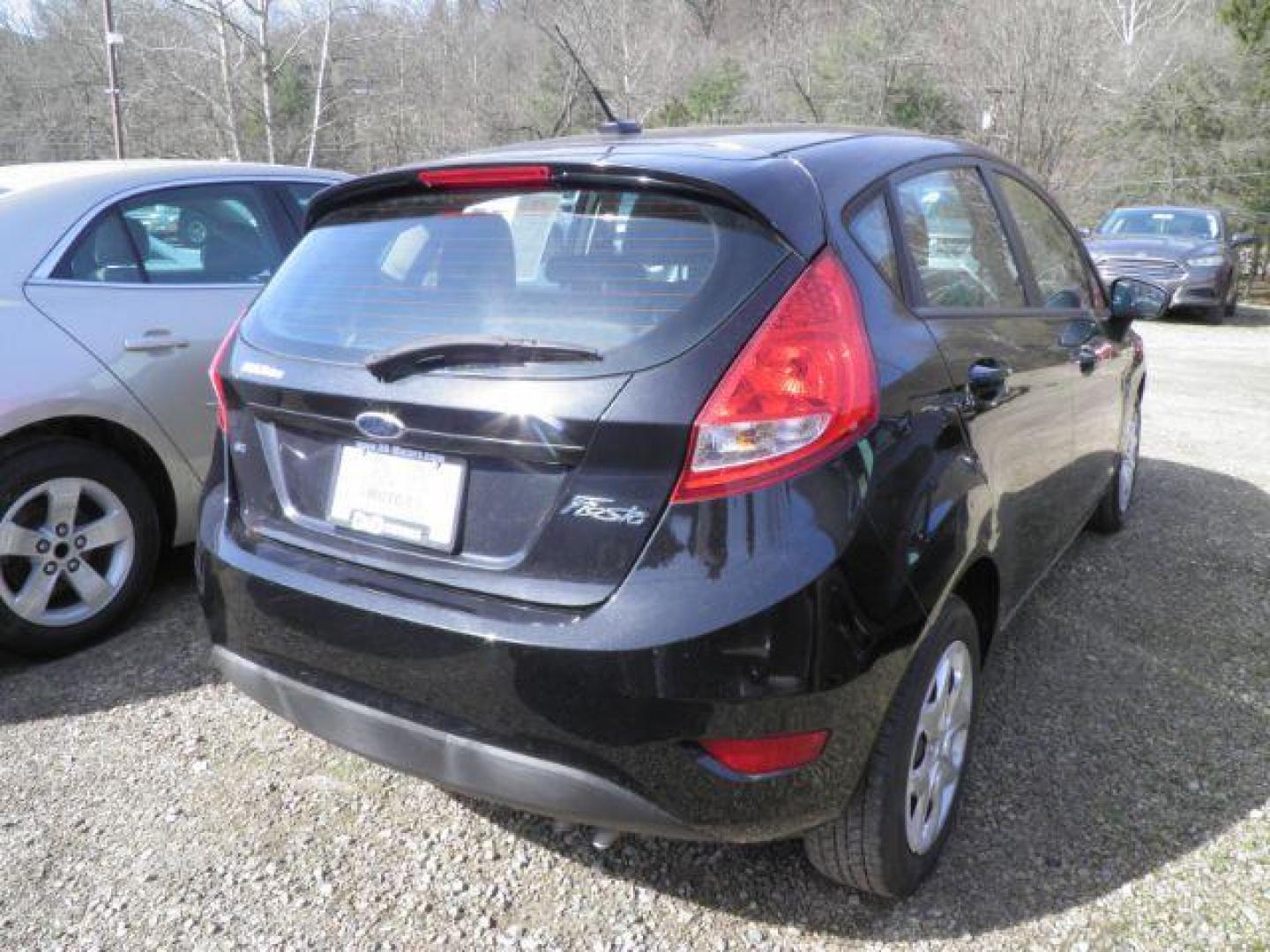 2013 BLACK Ford Fiesta SE Hatchback (3FADP4EJXDM) with an 1.6L L4 engine, located at 19521 New George's Creek Rd SW, Barton, MD, 21521, (301) 463-2404, 39.524323, -79.017906 - Photo#5