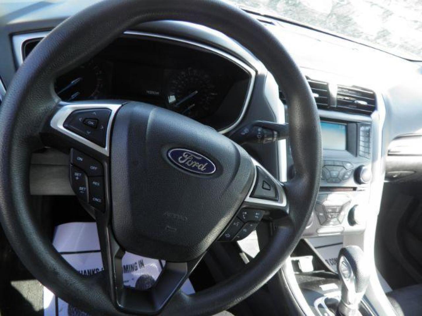 2013 GRAY Ford Fusion SE (3FA6P0H79DR) with an 2.5 L4 engine, AT transmission, located at 19521 New George's Creek Rd SW, Barton, MD, 21521, (301) 463-2404, 39.524323, -79.017906 - Photo#2