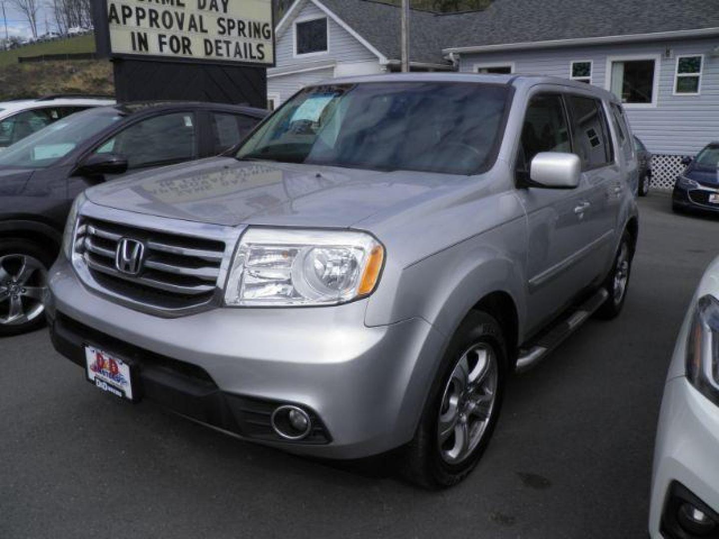 2013 SILVER Honda Pilot EX-L 4WD 5-Spd AT with DVD (5FNYF4H63DB) with an 3.5L V6 engine, AT transmission, located at 15520 McMullen Hwy SW, Belair, MD, 21502, (301) 729-3700, 39.581375, -78.846451 - Photo#0