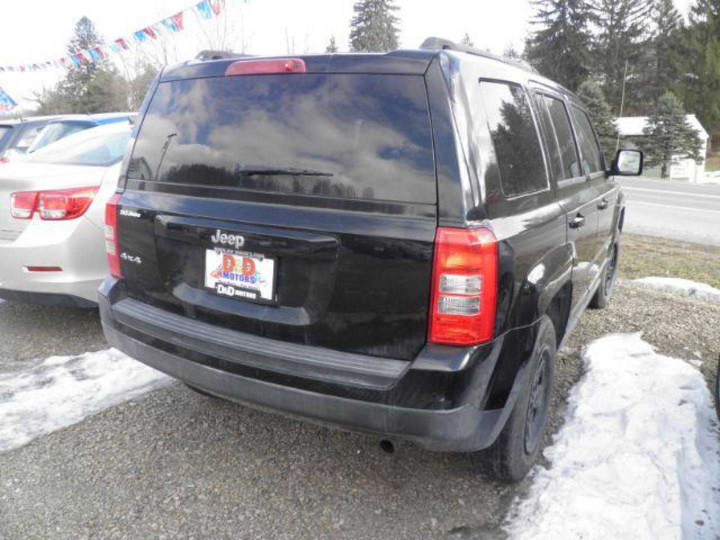 2013 Jeep Patriot Sport 4WD (1C4NJRBB9DD) with an 2.4L L4 DOHC 16V engine, located at 19521 New George's Creek Rd SW, Barton, MD, 21521, (301) 463-2404, 39.524323, -79.017906 - Photo#5