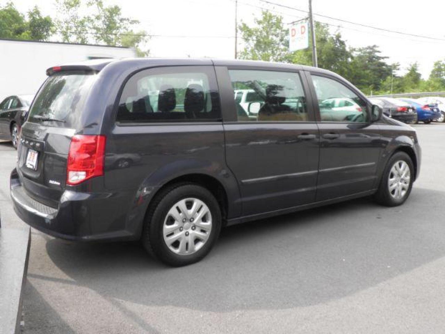 2014 BLUE Dodge Grand Caravan SE (2C4RDGBG2ER) with an 3.6L V6 engine, AT transmission, located at 15520 McMullen Hwy SW, Belair, MD, 21502, (301) 729-3700, 39.581375, -78.846451 - Photo#5