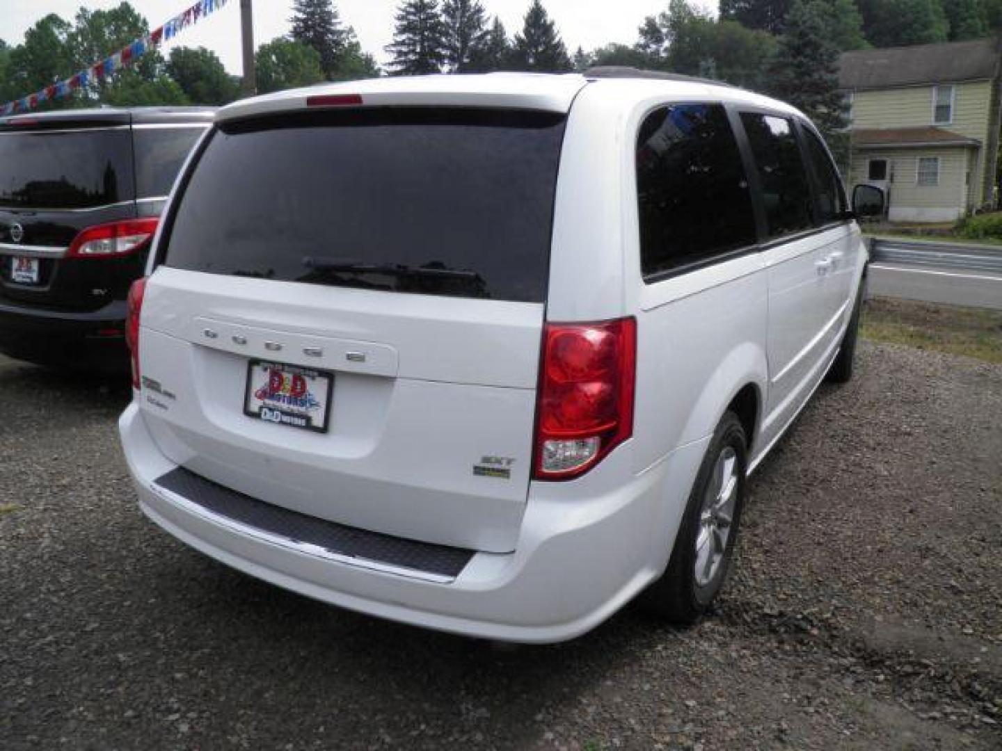 2014 WHITE DODGE GRAND CARAVAN SXT (2C4RDGCG6ER) with an 3.6L V6 engine, AT transmission, located at 15520 McMullen Hwy SW, Belair, MD, 21502, (301) 729-3700, 39.581375, -78.846451 - Photo#5