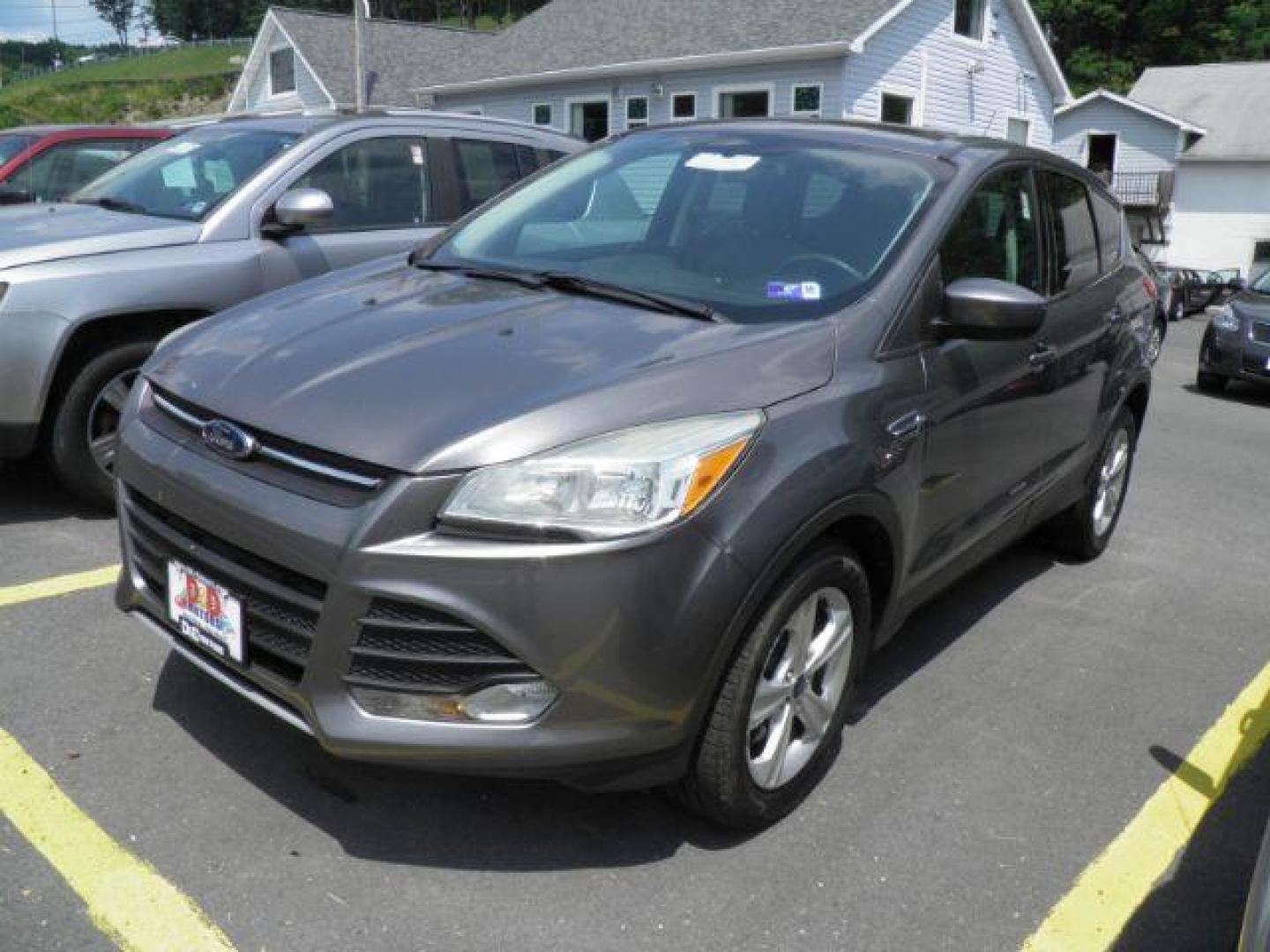 2014 GRAY Ford Escape SE 4WD (1FMCU9G90EU) with an 2.0L L4 engine, AT transmission, located at 15520 McMullen Hwy SW, Belair, MD, 21502, (301) 729-3700, 39.581375, -78.846451 - Photo#0