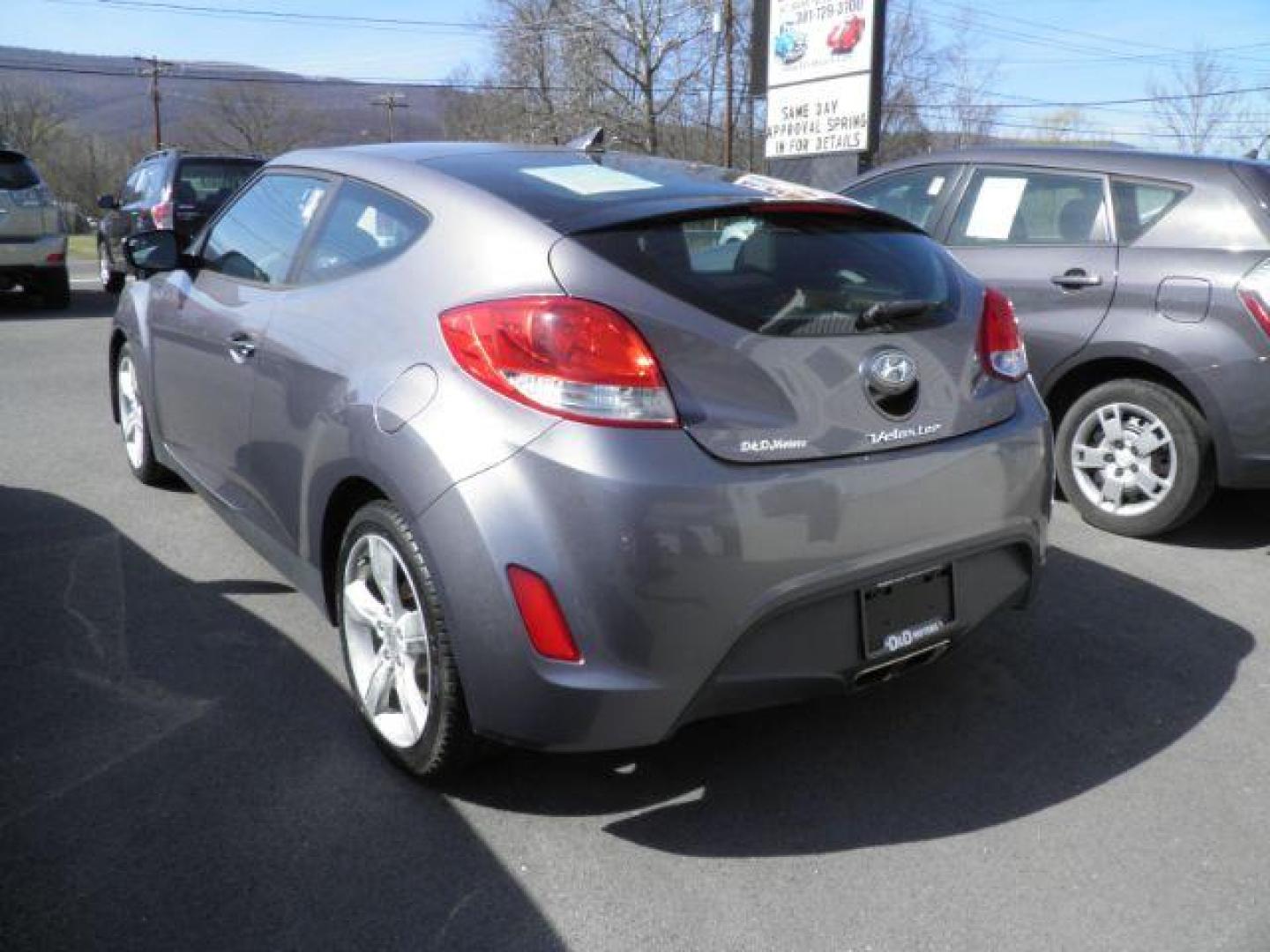 2014 GRAY Hyundai Veloster Base (KMHTC6AD6EU) with an 1.6l L4 engine, AT transmission, located at 15520 McMullen Hwy SW, Belair, MD, 21502, (301) 729-3700, 39.581375, -78.846451 - Photo#4