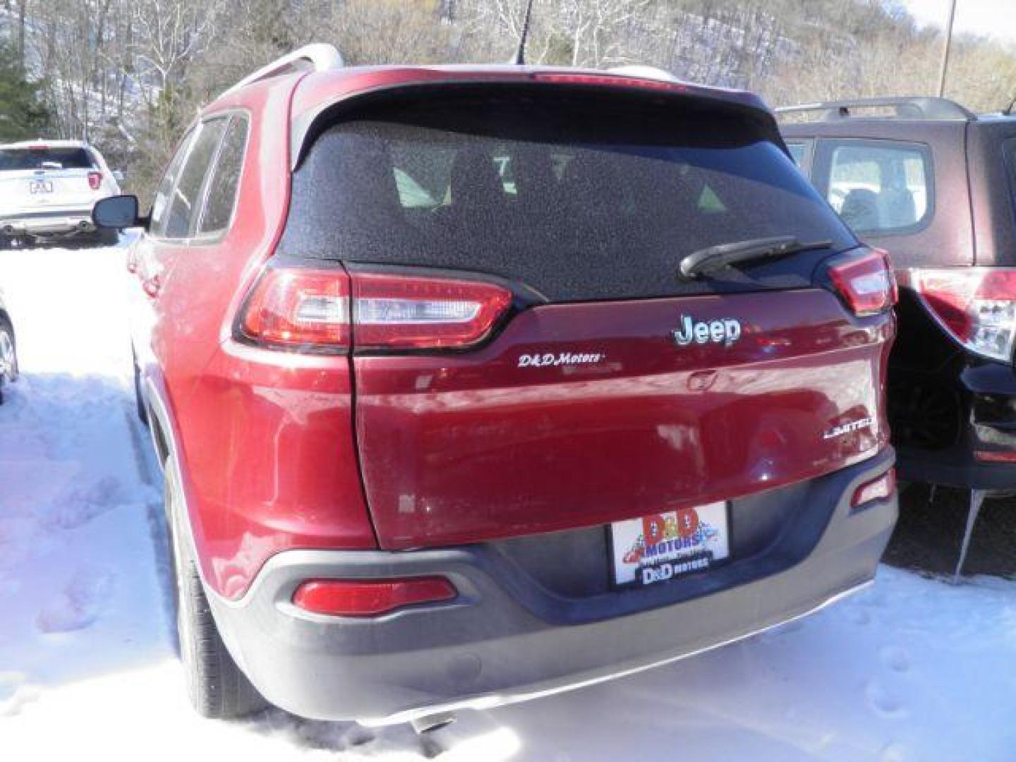 2014 RED Jeep Cherokee Limited FWD (1C4PJLDB3EW) with an 2.4L L4 engine, AT transmission, located at 15520 McMullen Hwy SW, Belair, MD, 21502, (301) 729-3700, 39.581375, -78.846451 - Photo#5