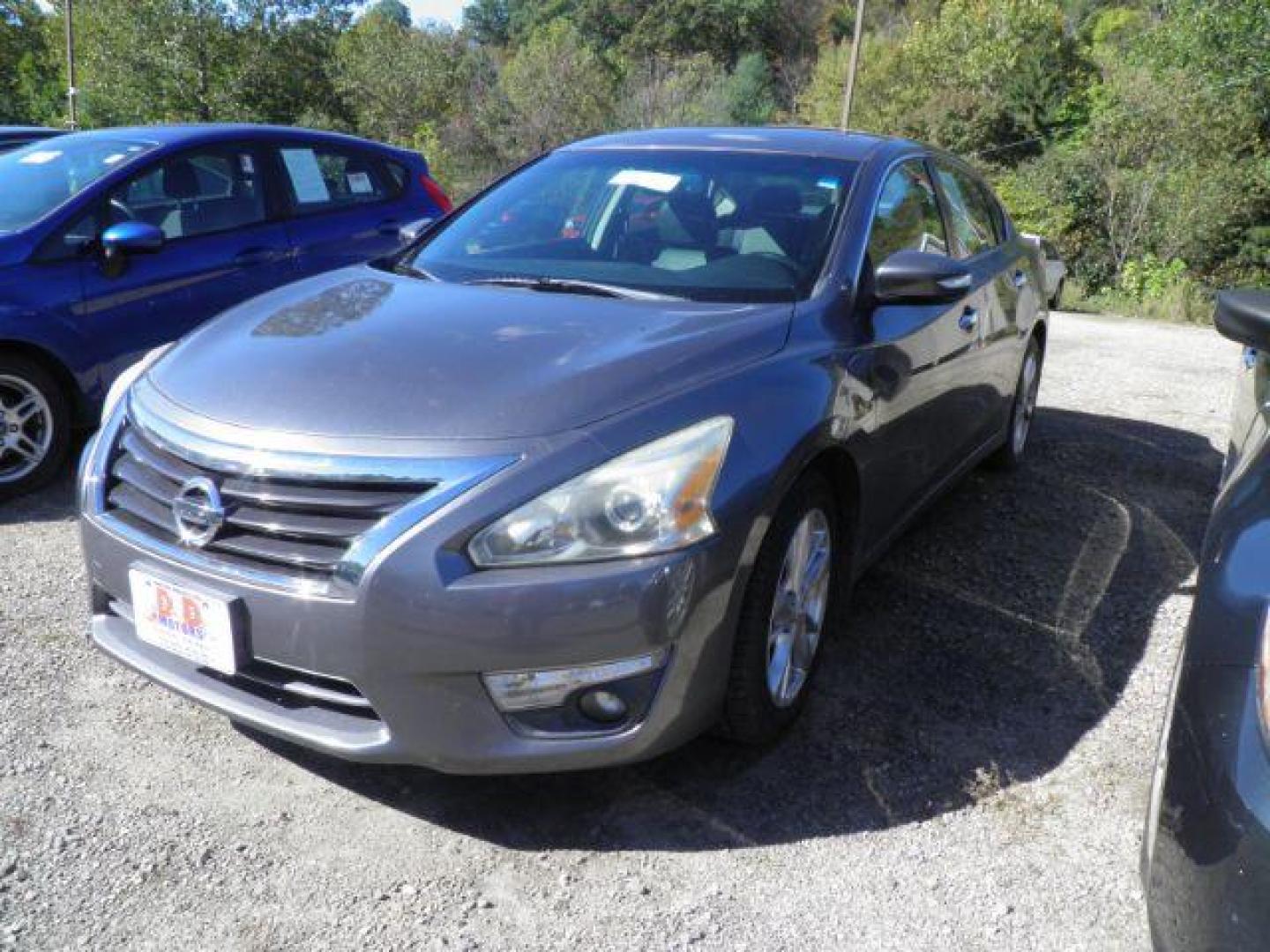 2014 GRAY Nissan Altima 2.5 SL (1N4AL3APXEC) with an 2.5 L4 engine, CVT transmission, located at 19521 New George's Creek Rd SW, Barton, MD, 21521, (301) 463-2404, 39.524323, -79.017906 - Photo#0